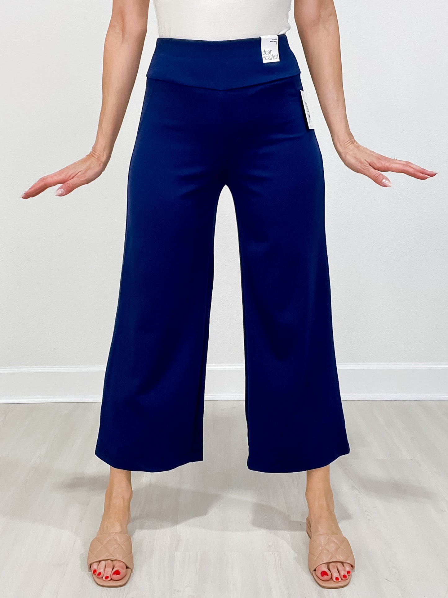 Magic Wide Cropped Pants in NAVY