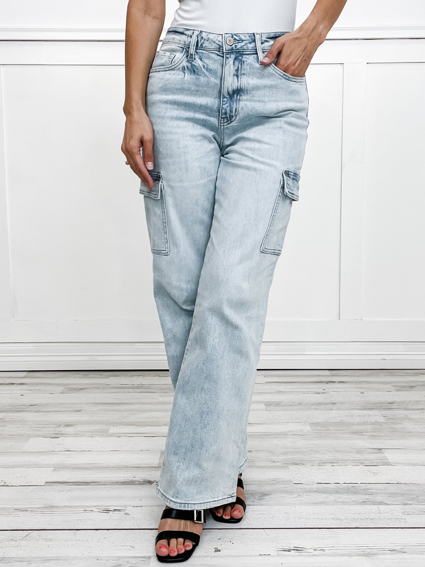 Vervet Jewel 90s Vintage Straight Cargo Jeans