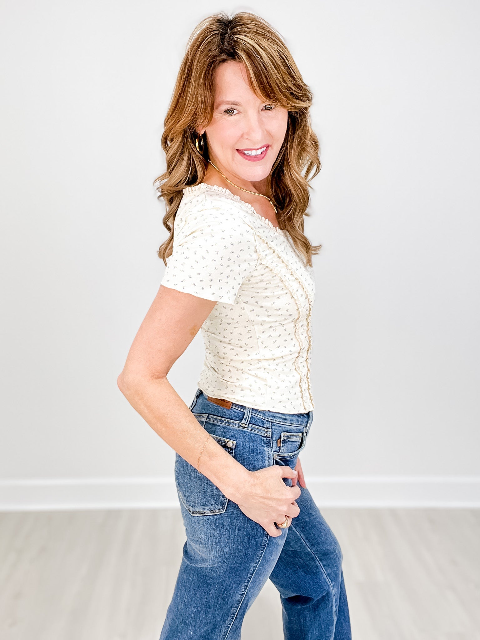 Round Neck Short Sleeve Cropped Knit Top
