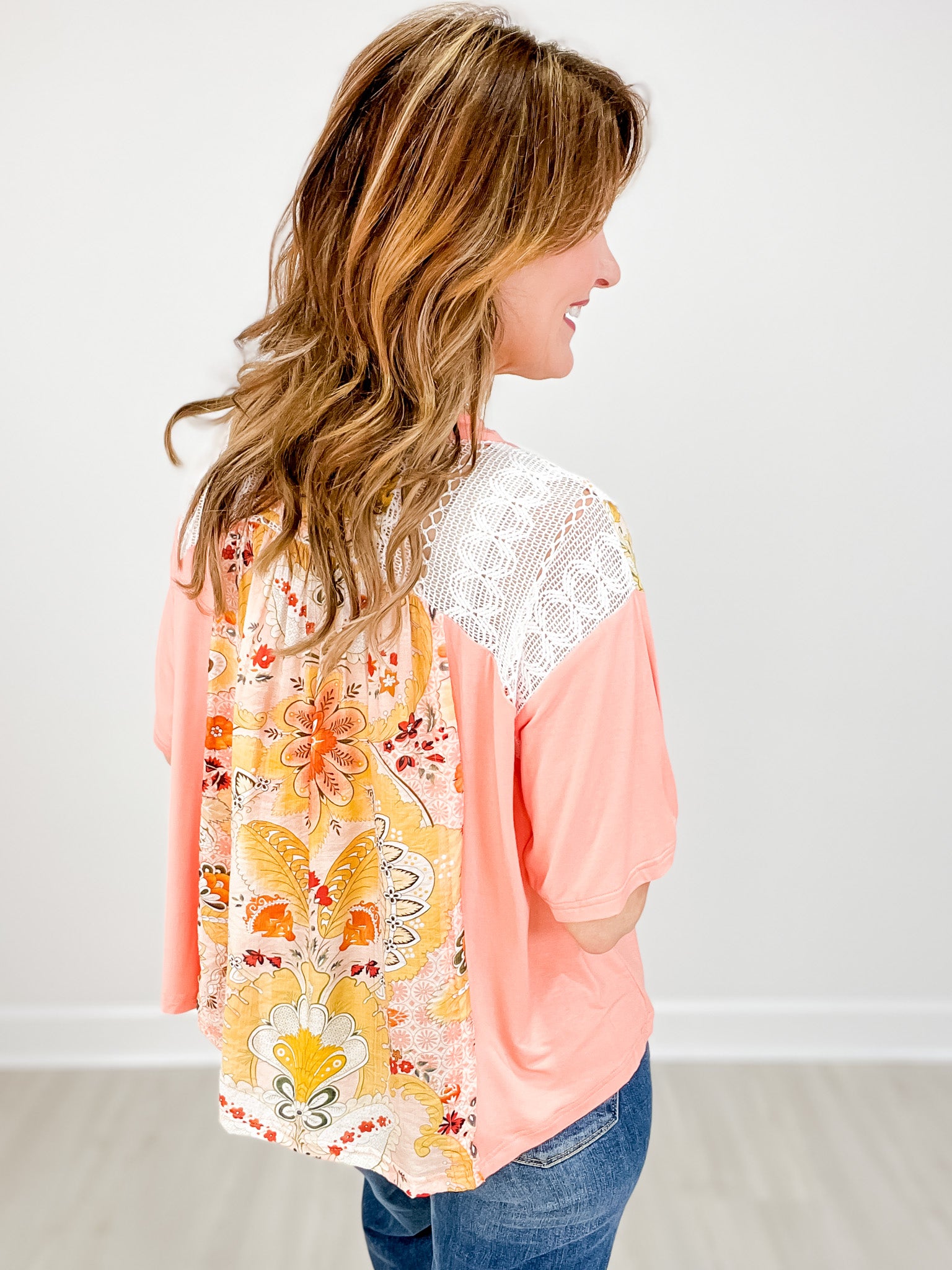 V-Neck Short Sleeve Floral Crochet Contrast Top