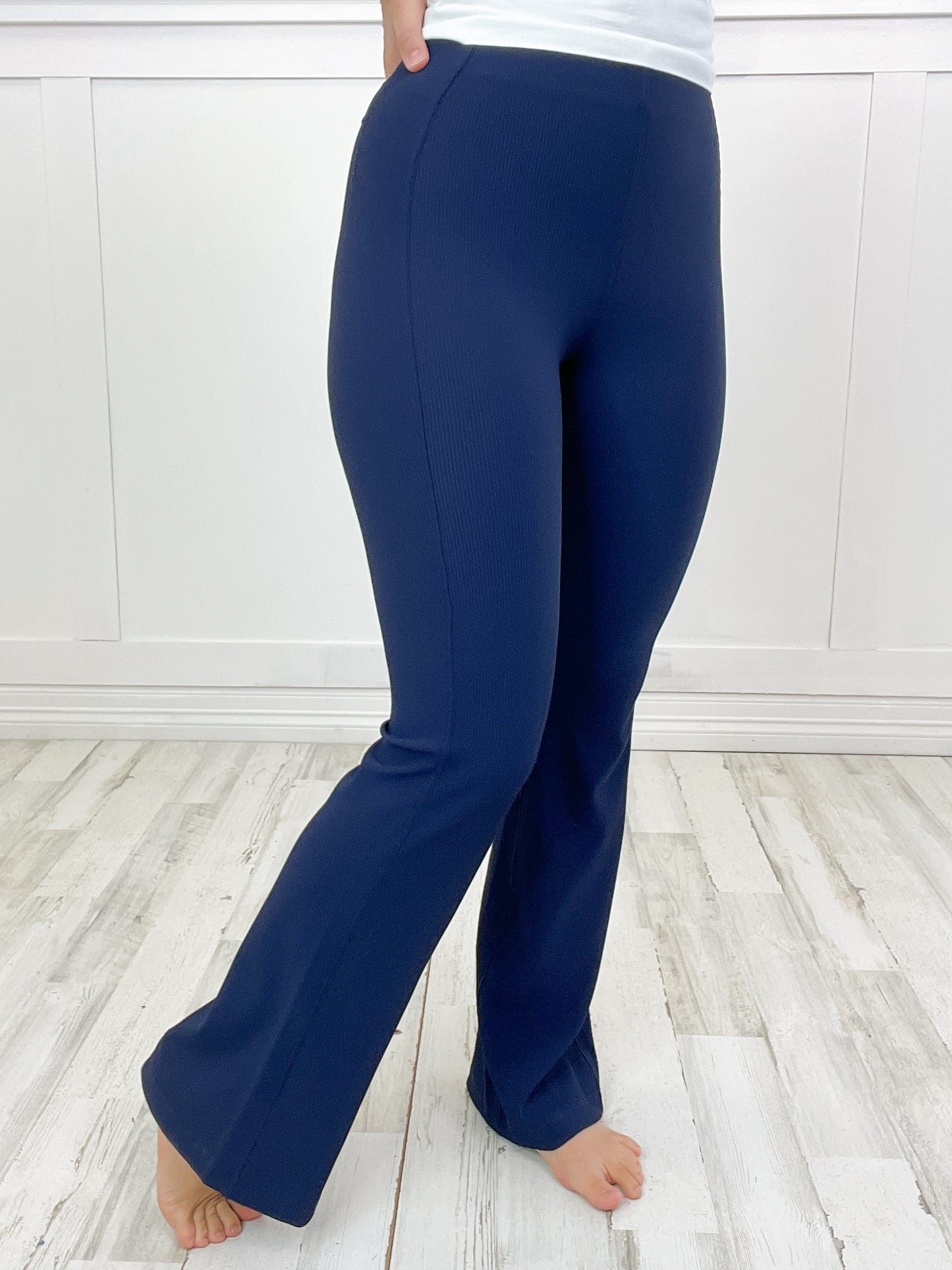 Nylon Rib Pintuck Leggings  - B