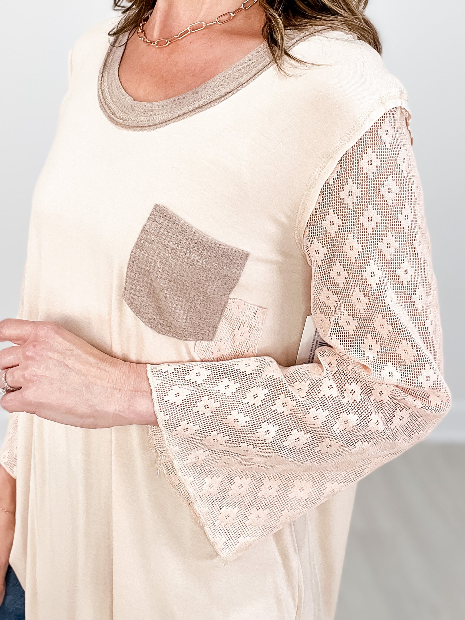 Scoop neck lace long sleeve front pocket solid top