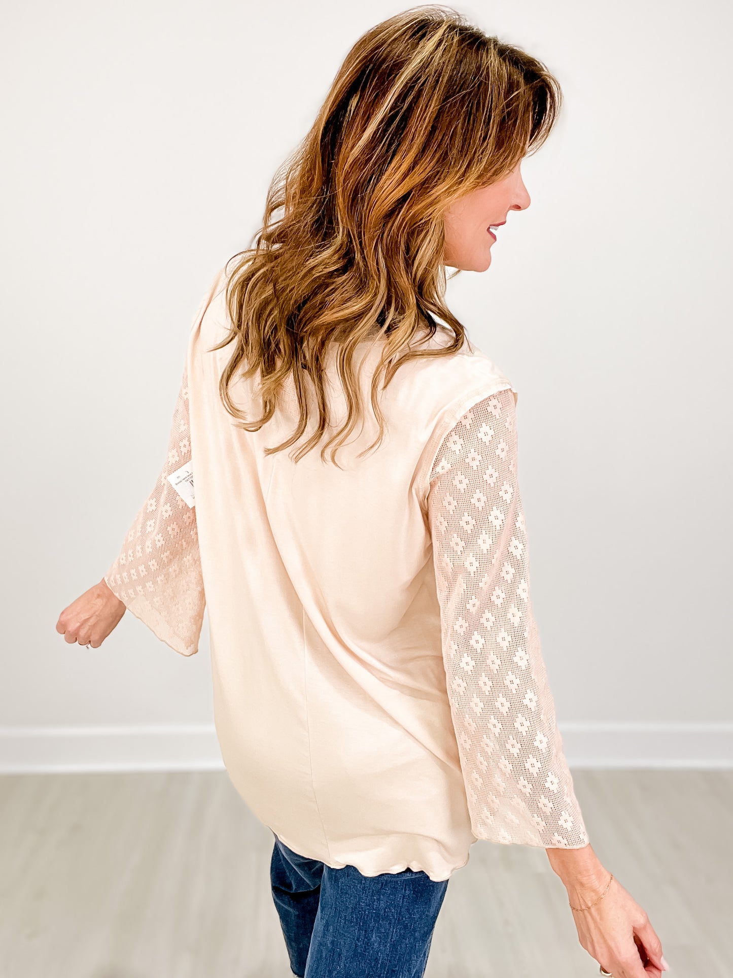Scoop neck lace long sleeve front pocket solid top