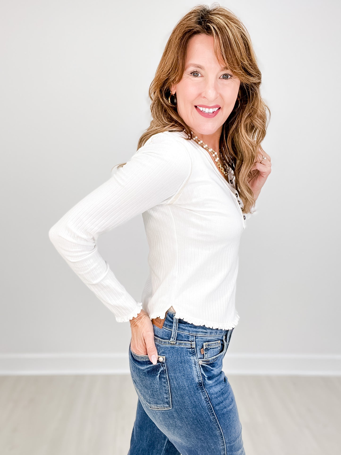 V-neck long sleeve ribbed solid knit top