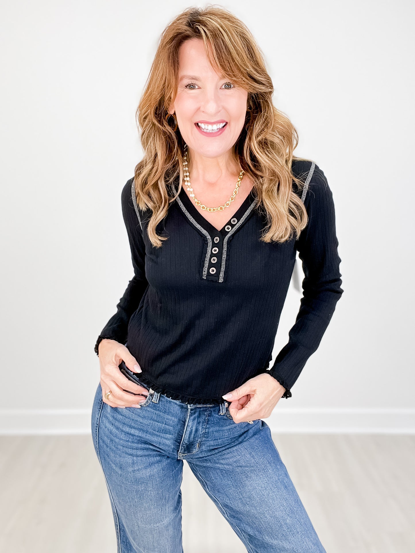 V-neck long sleeve ribbed solid knit top