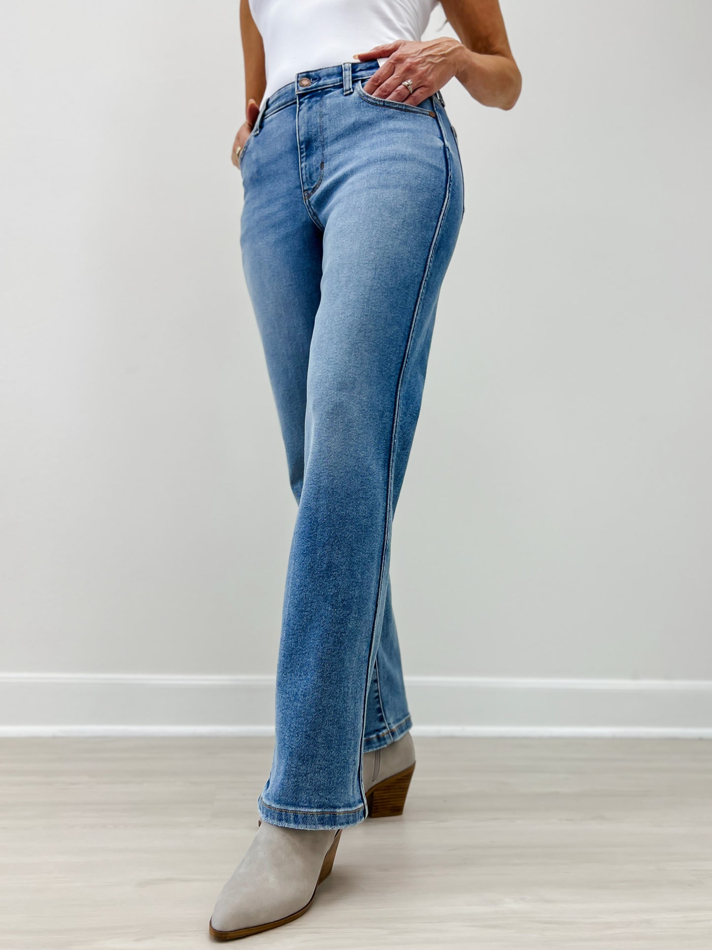 Judy Blue VIXEN High Waist Vintage Straight Jeans