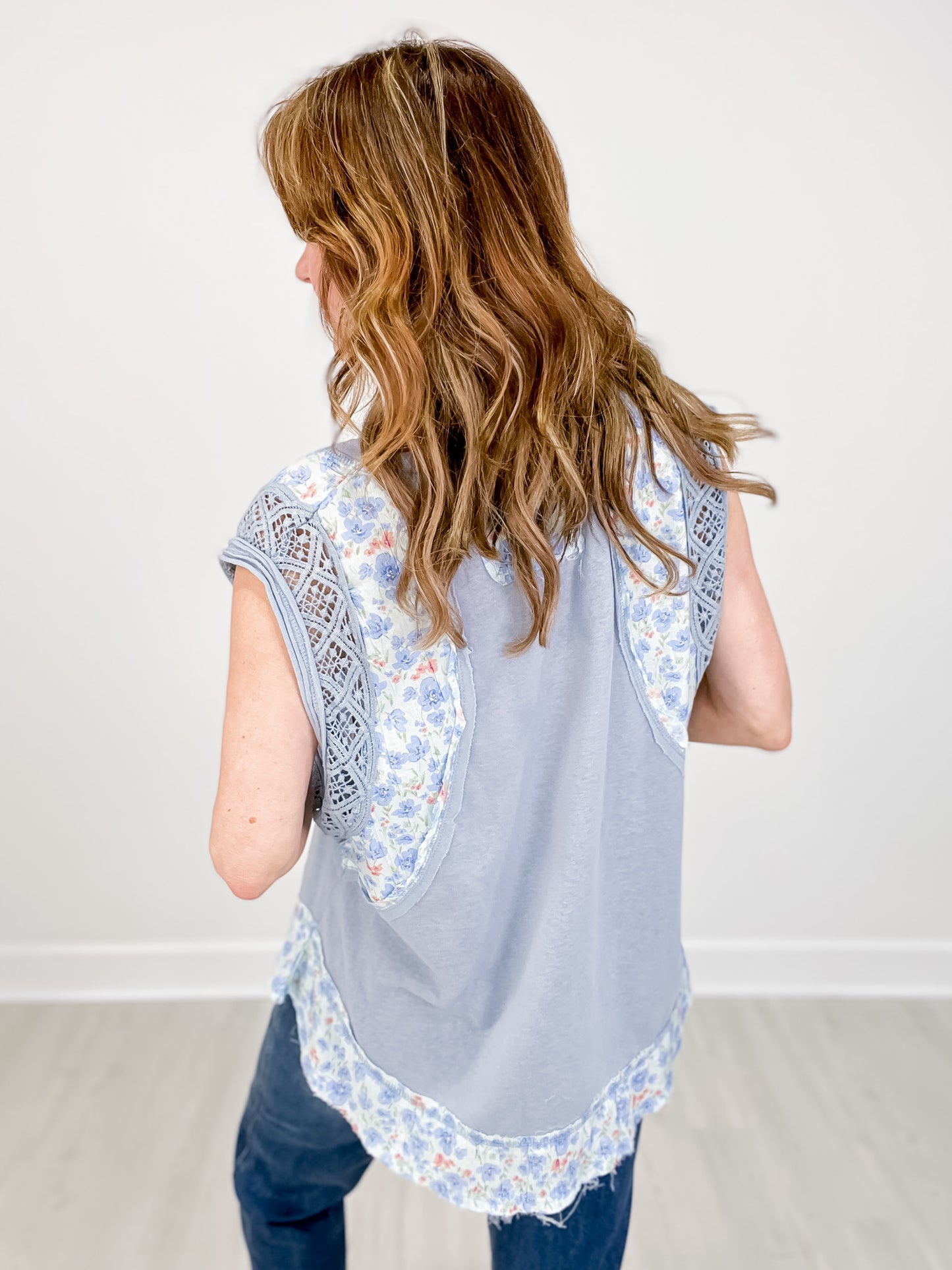 Floral crochet contrast round neck sleeveless top