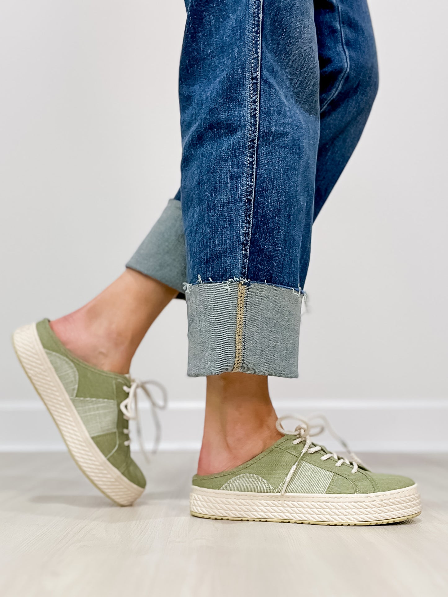 Blowfish Super Slide Platform Sneaker in Pistachio