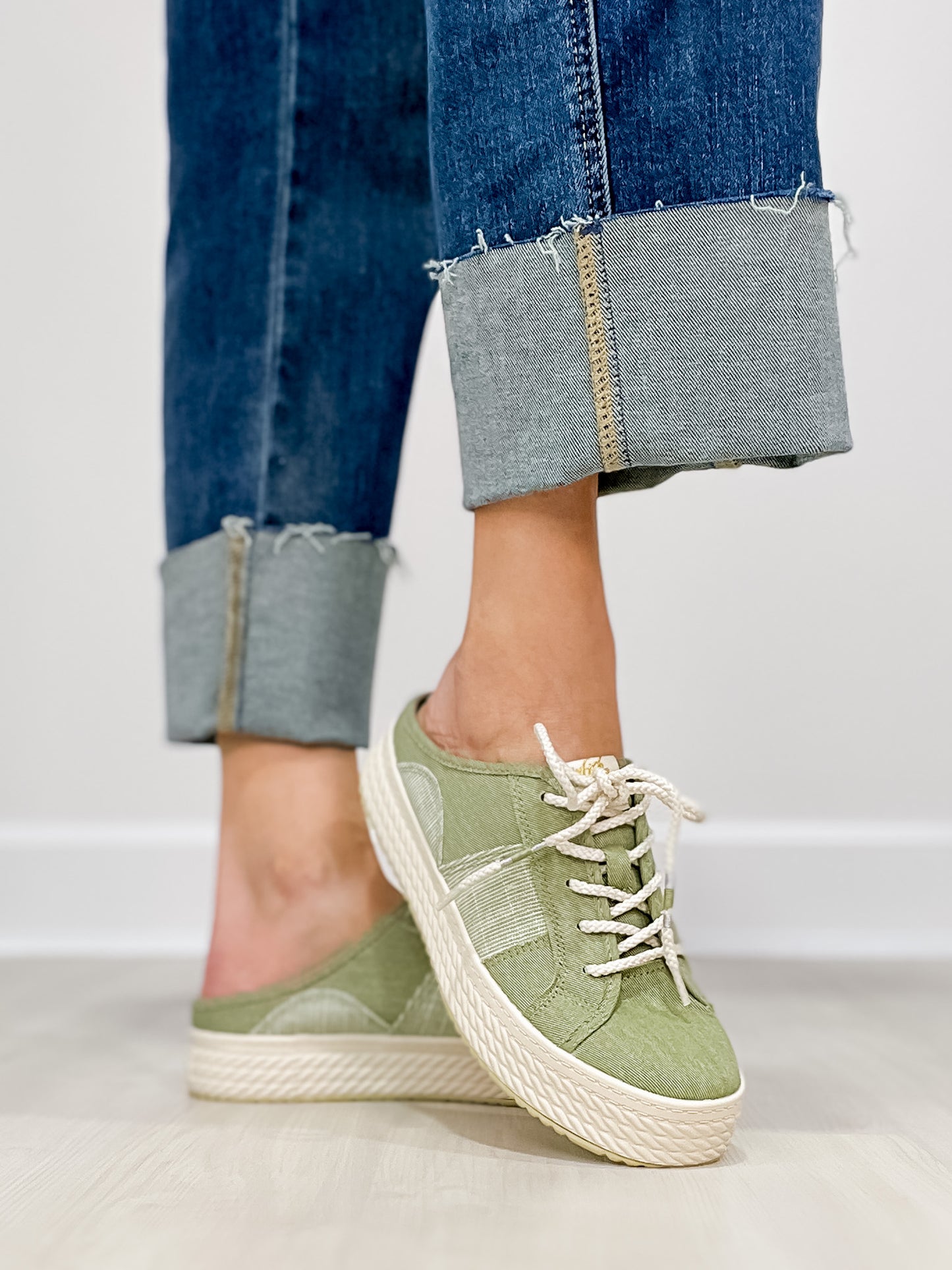 Blowfish Super Slide Platform Sneaker in Pistachio