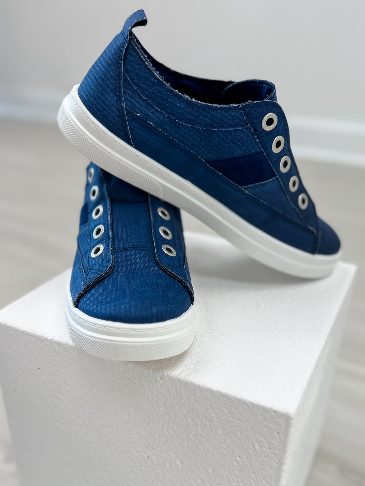 Blowfish Malibu Hangout Slip On Tennis Shoes in Navy