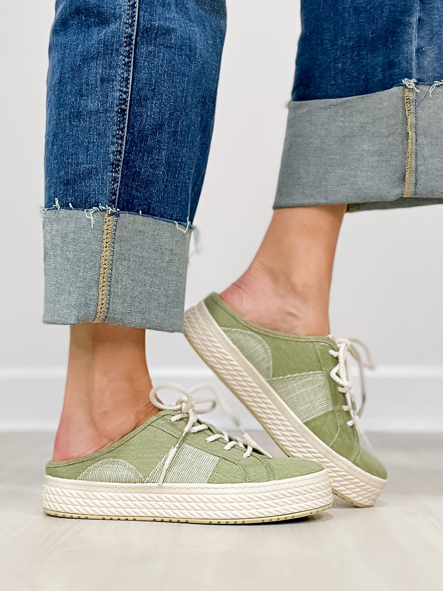 Blowfish Super Slide Platform Sneaker in Pistachio