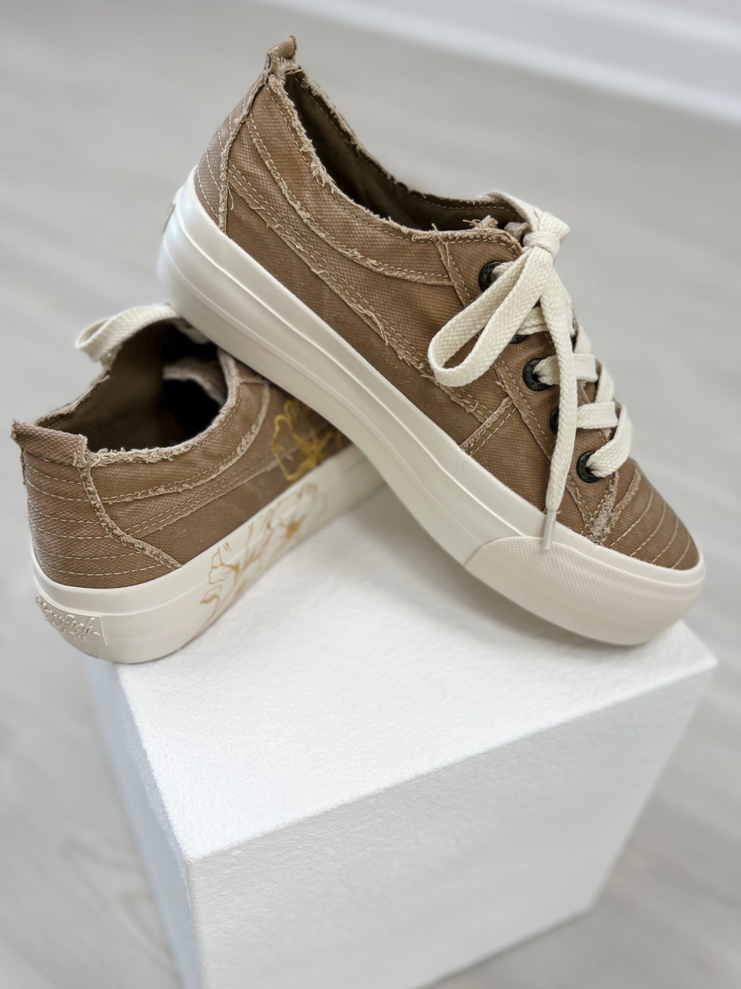 Blowfish Tennis Shoes Sadie Sun 10 in Desert Khaki