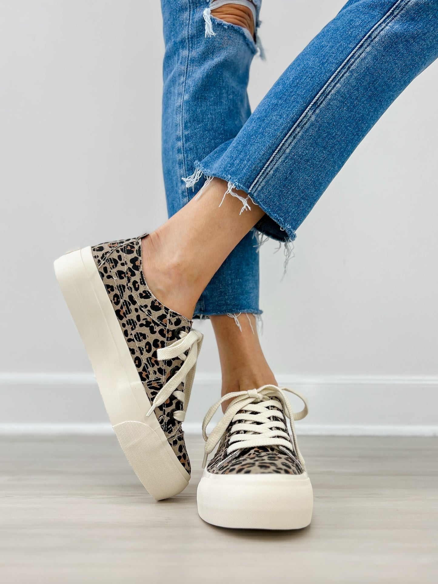 Blowfish Tennis Shoes Sadie Sun 10 in Tan Leopard