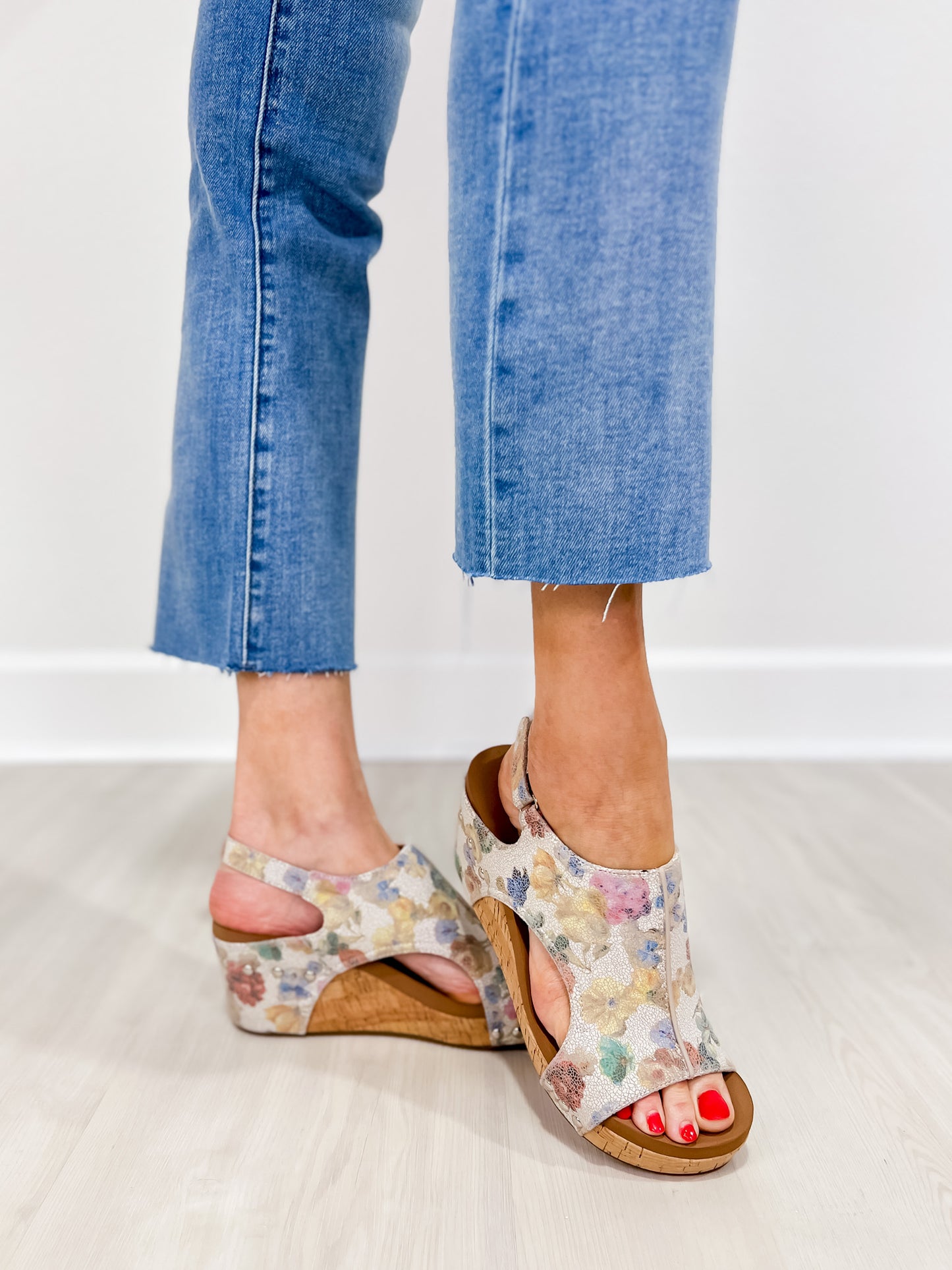 Corkys Carley Wedges in Putty Washed Flower