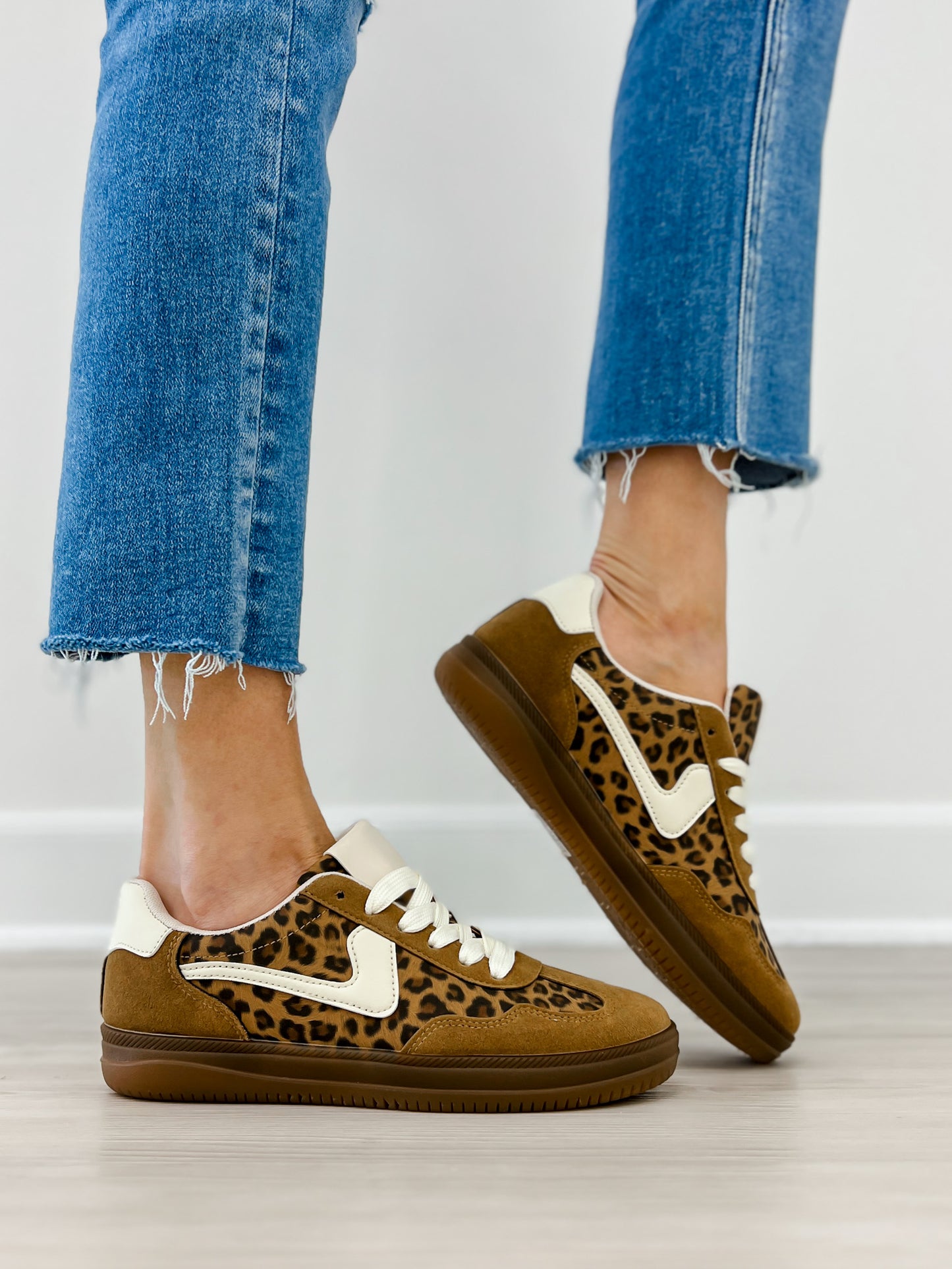 Outwoods Gianna-5 Sneakers in Mocha Leopard