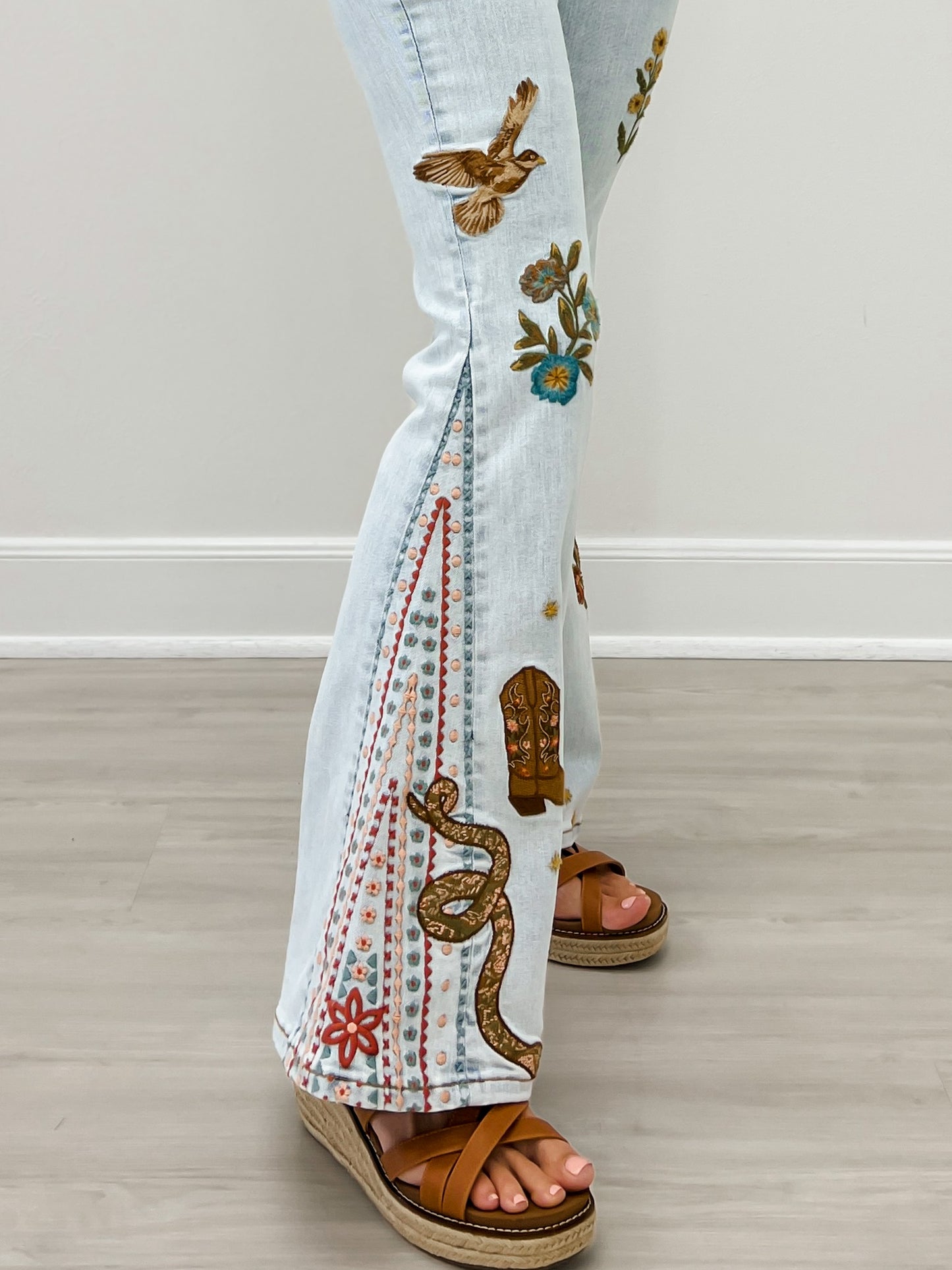 Driftwood Fab Farrah - Desert Hallucination Jeans