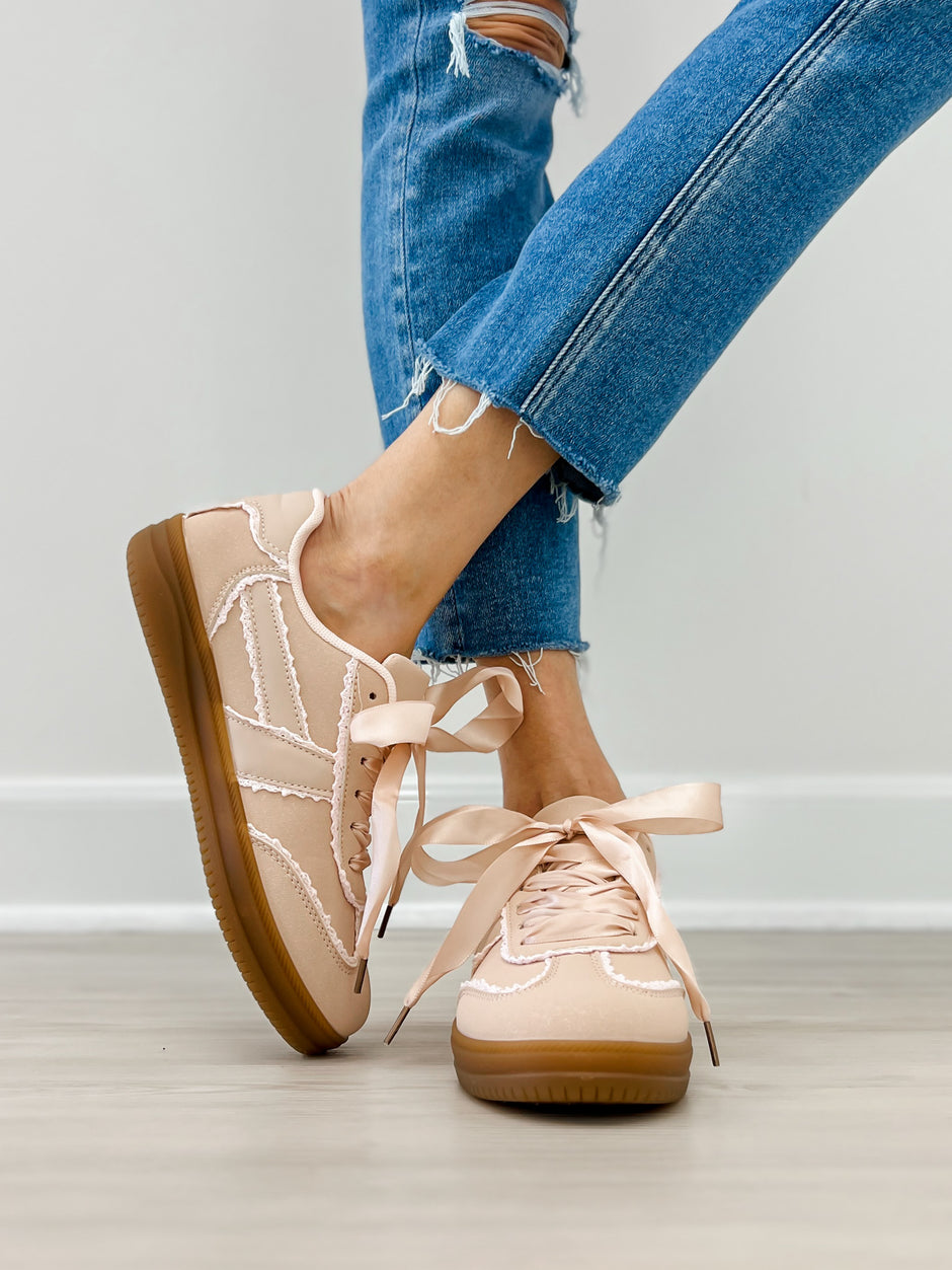 Outwoods Giana-6 Sneakers in Light Pink