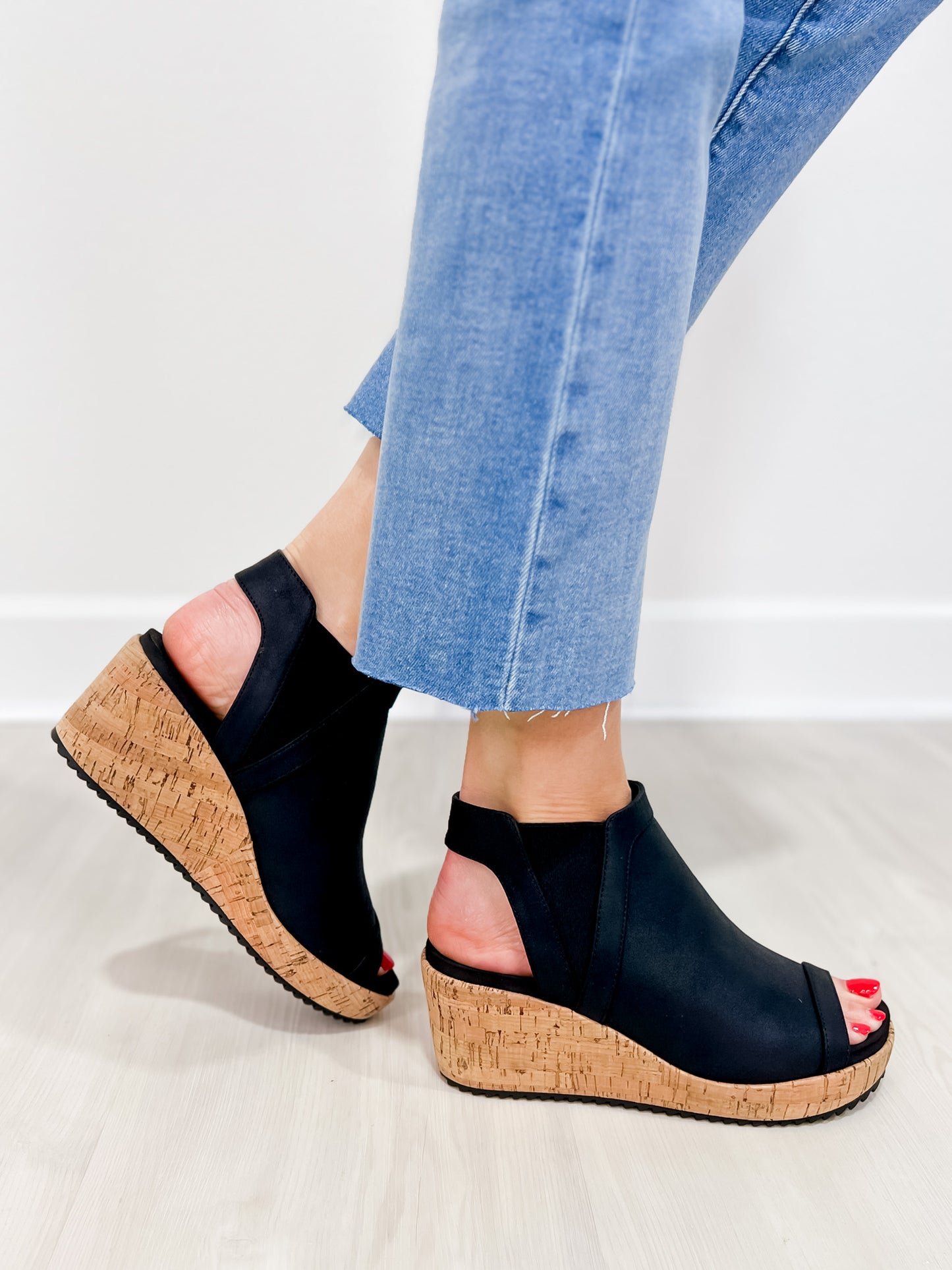 Corkys Easy Now Wedges in Black Oil PU