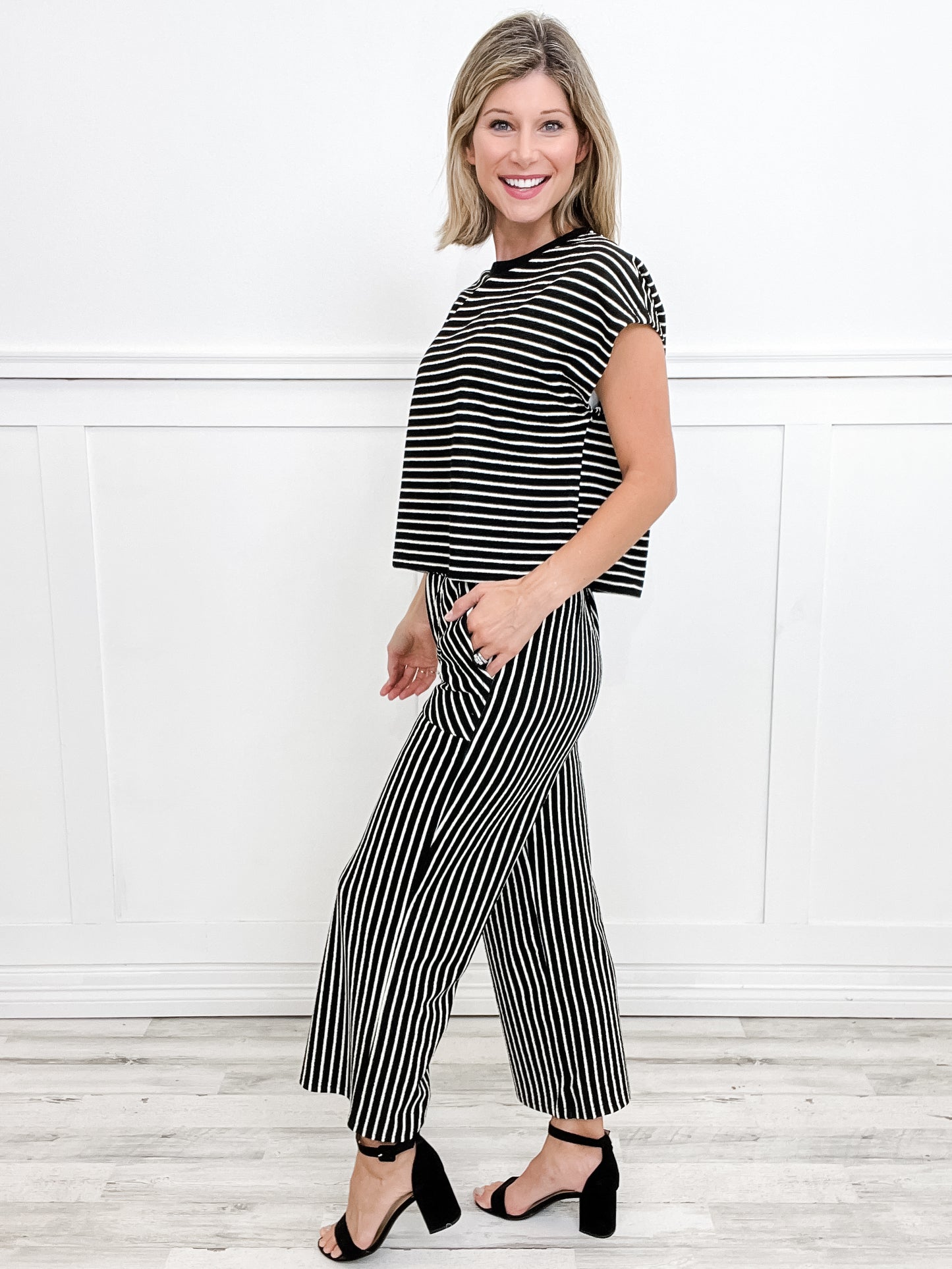 Striped Texture Knit Short Sleeve Top with Pants Set