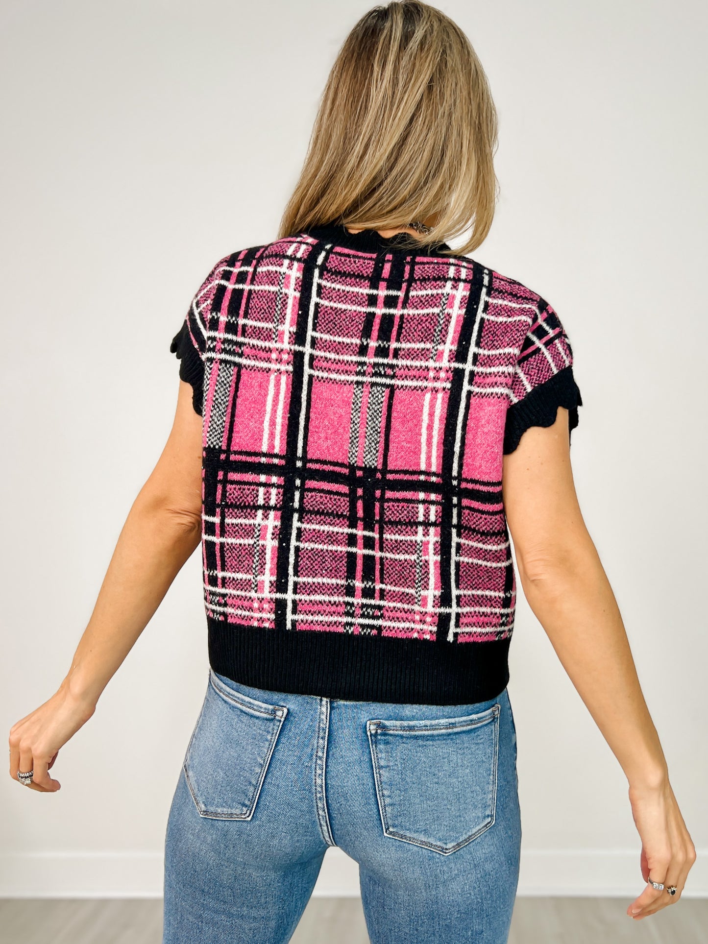 Plaid Short Sleeve Knit Top with Scallop Edges