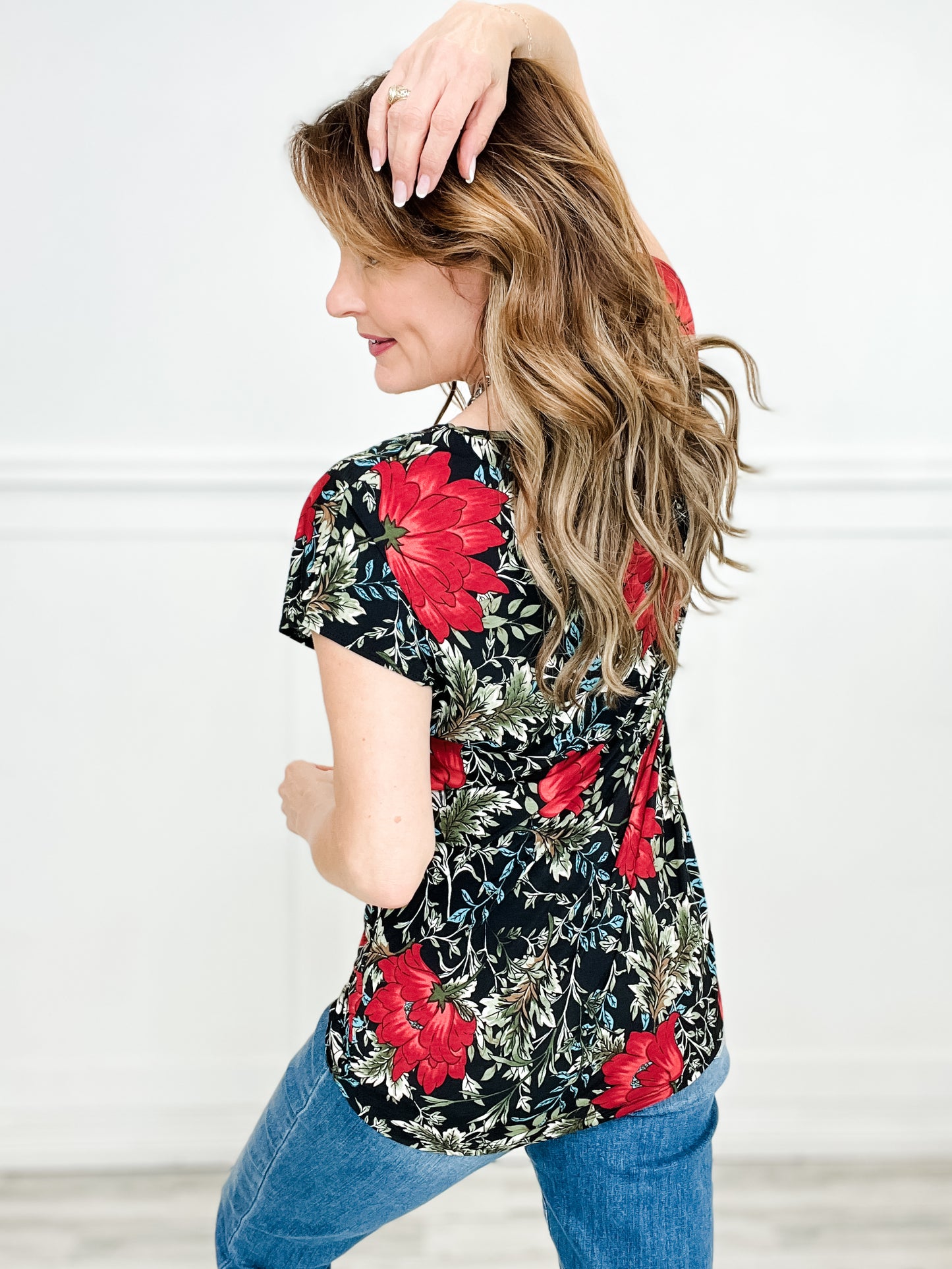 Short Sleeve V-neck Floral Print Front Twist Top