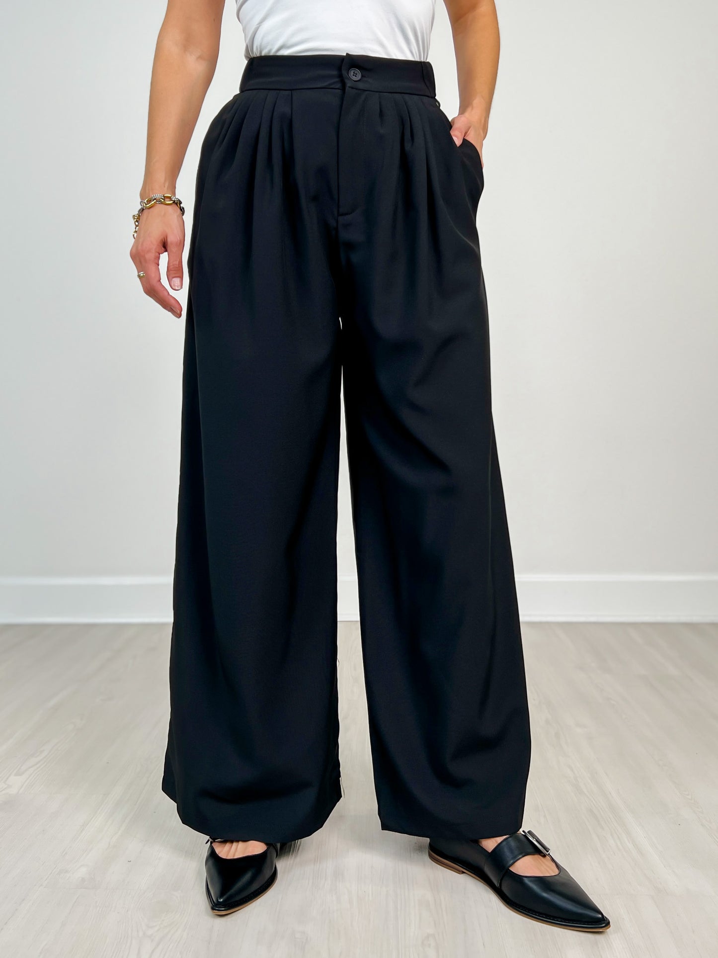 Solid Back Pocket Shirring Detail Wide Leg Pants