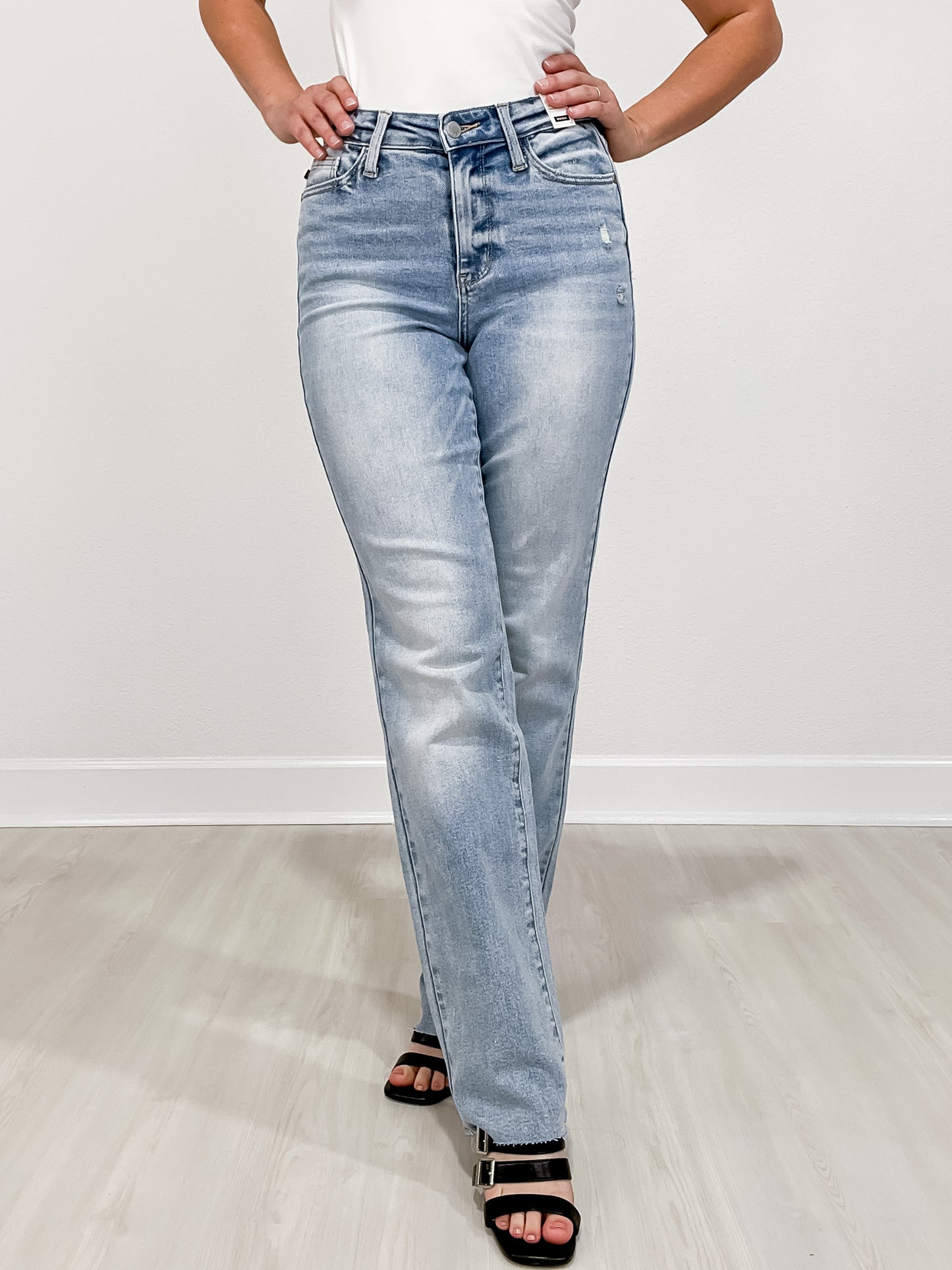 Judy Blue RYAN Mid Rise Light Wash Dad Jeans