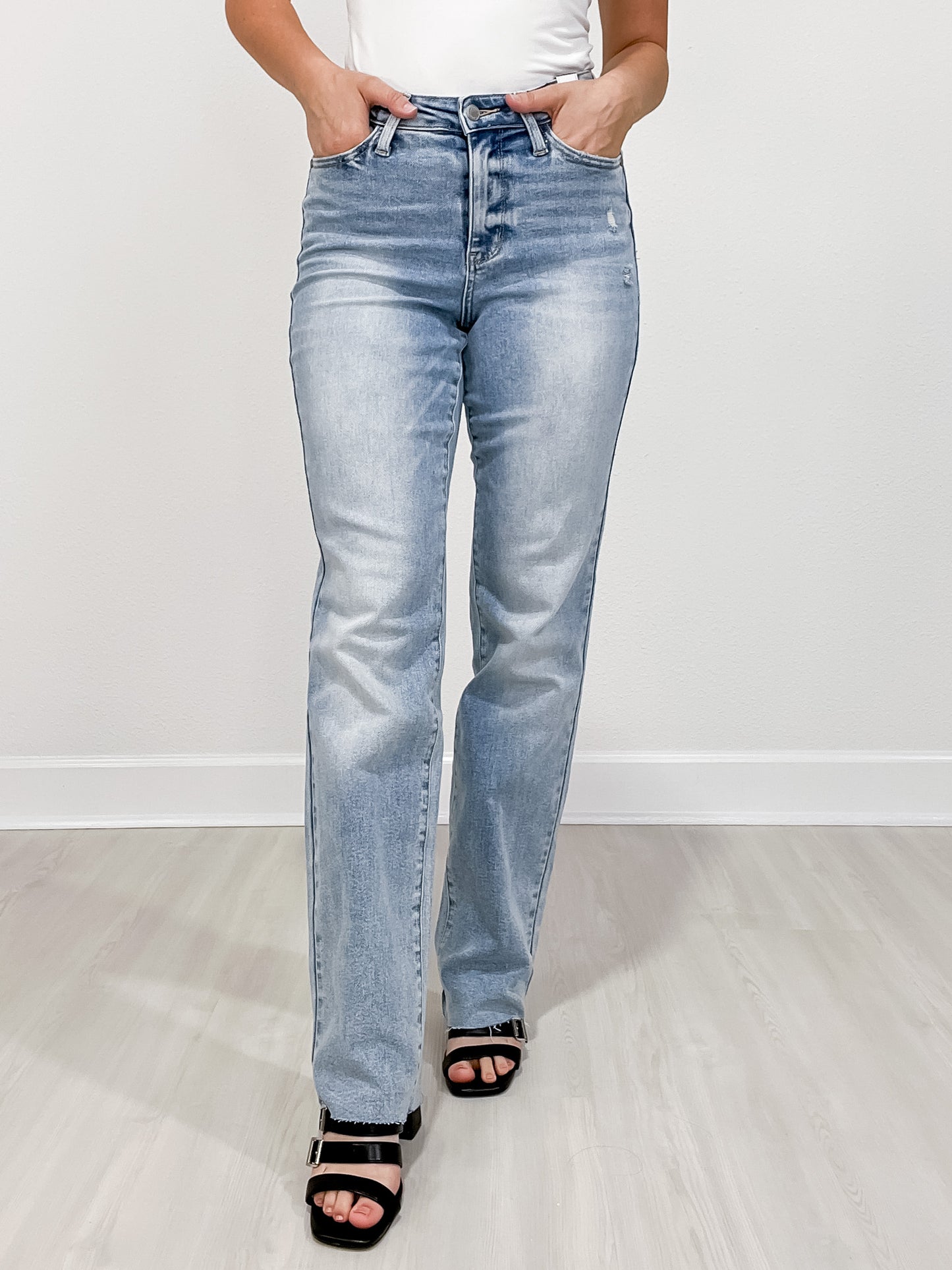 Judy Blue RYAN Mid Rise Light Wash Dad Jeans