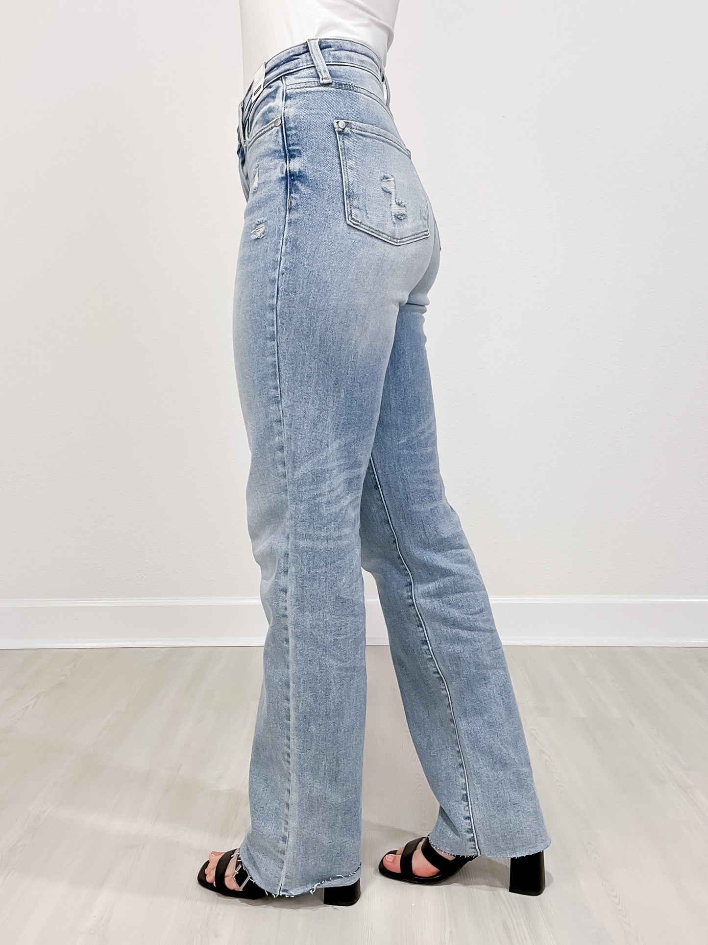 Judy Blue RYAN Mid Rise Light Wash Dad Jeans