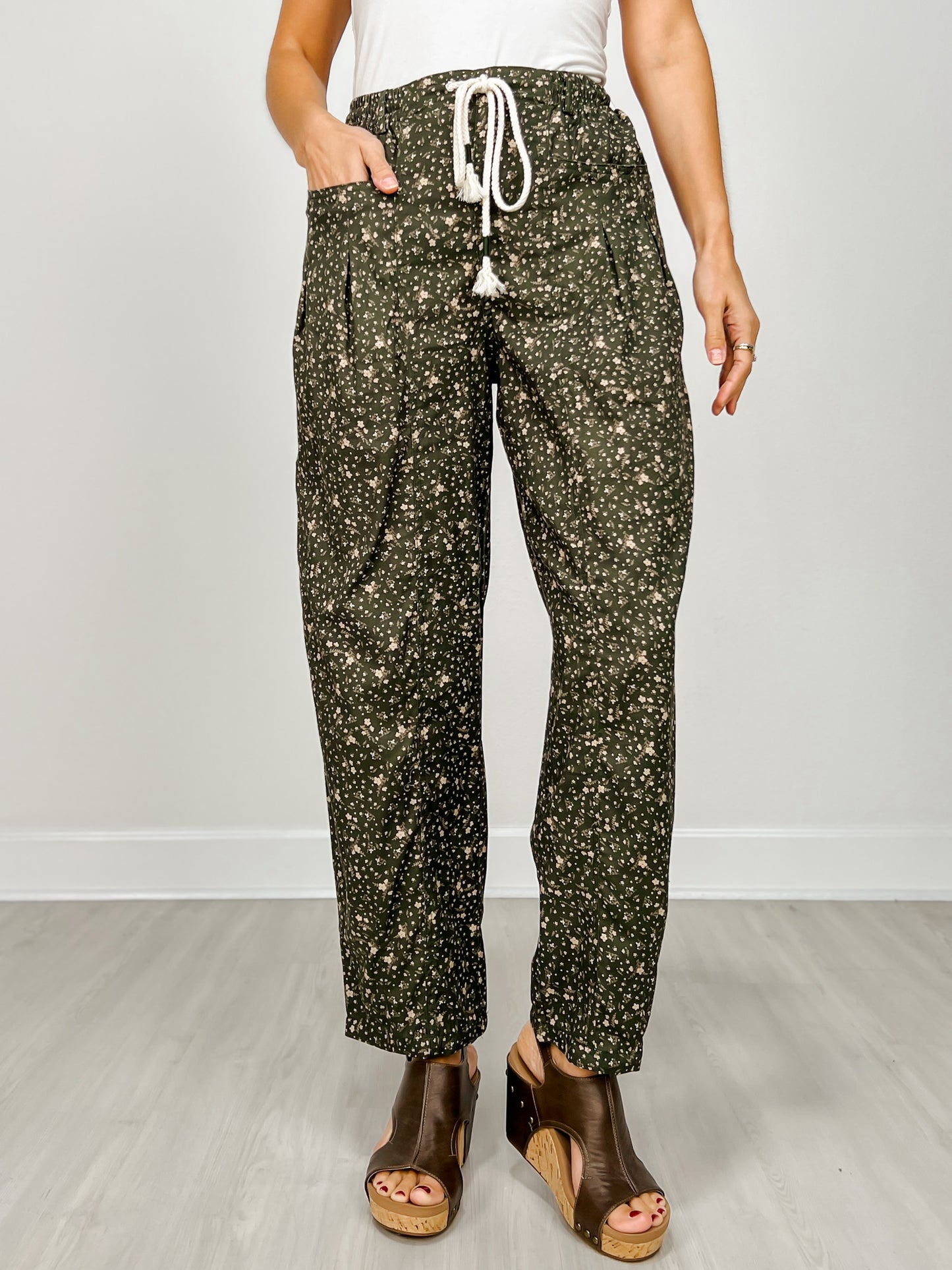 Ditsy Print Drawstring Barrel Leg Loose Pants
