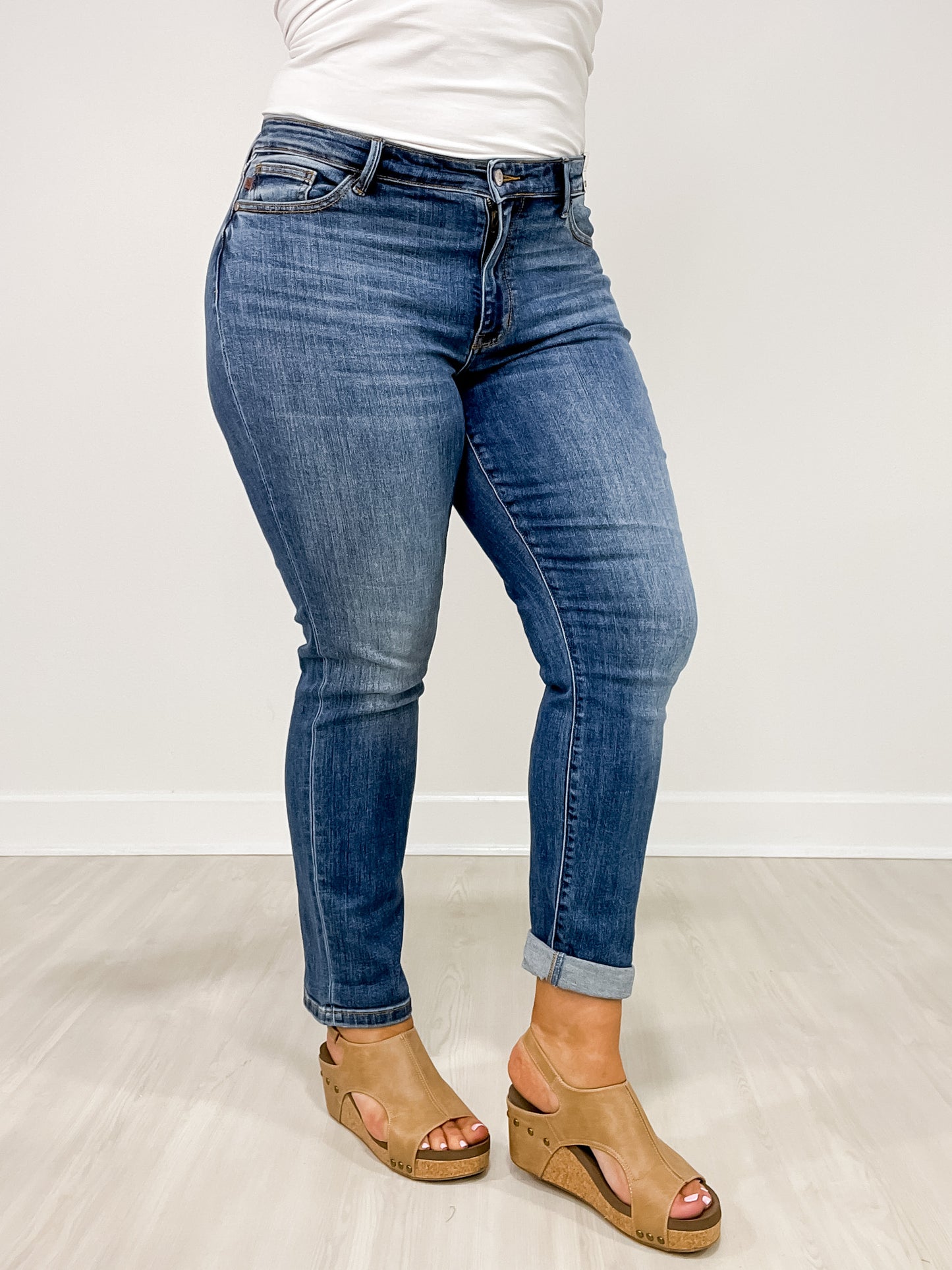 Judy Blue MONROE Mid-Rise Vintage Wash Boyfriend Fit Jeans