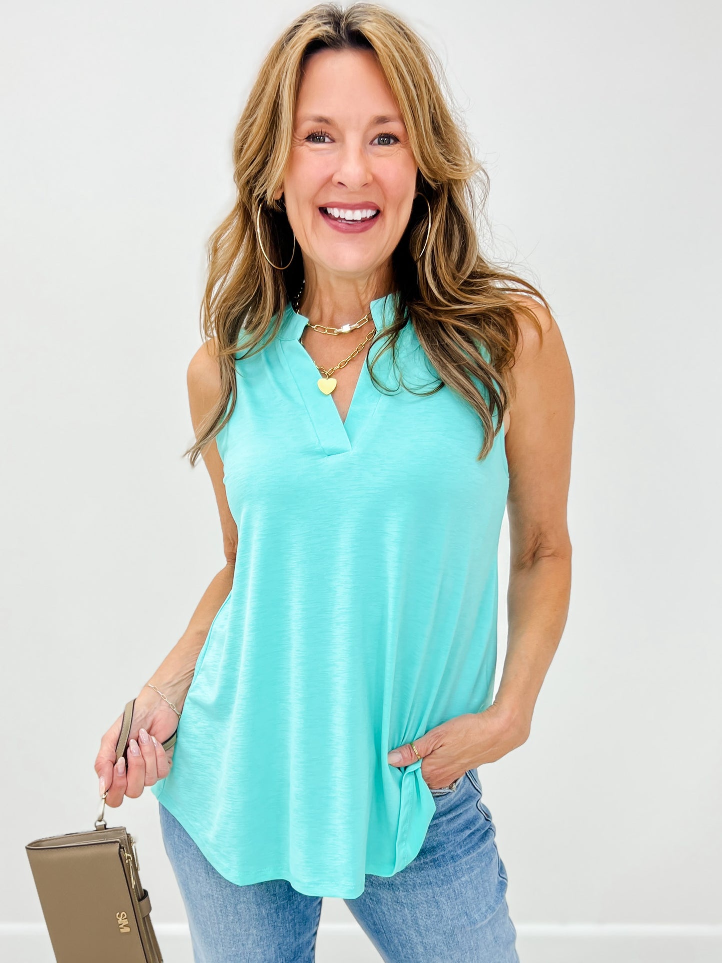 Sleeveless Lizzy Top with Mandarin Collar in Crushed Mint