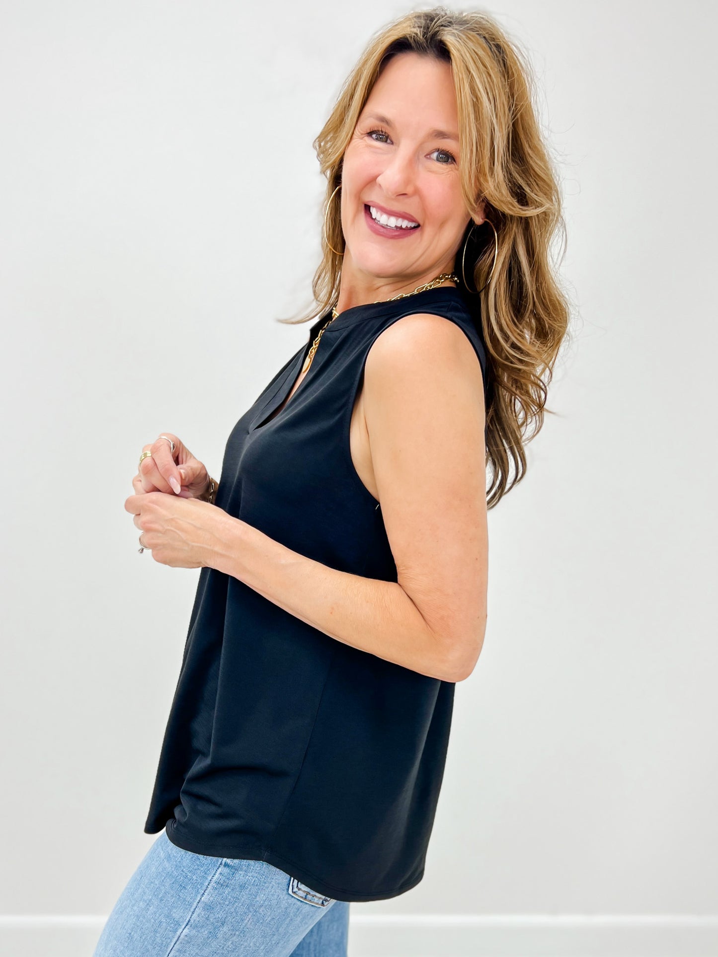 Sleeveless Lizzy Top with Mandarin Collar in Black