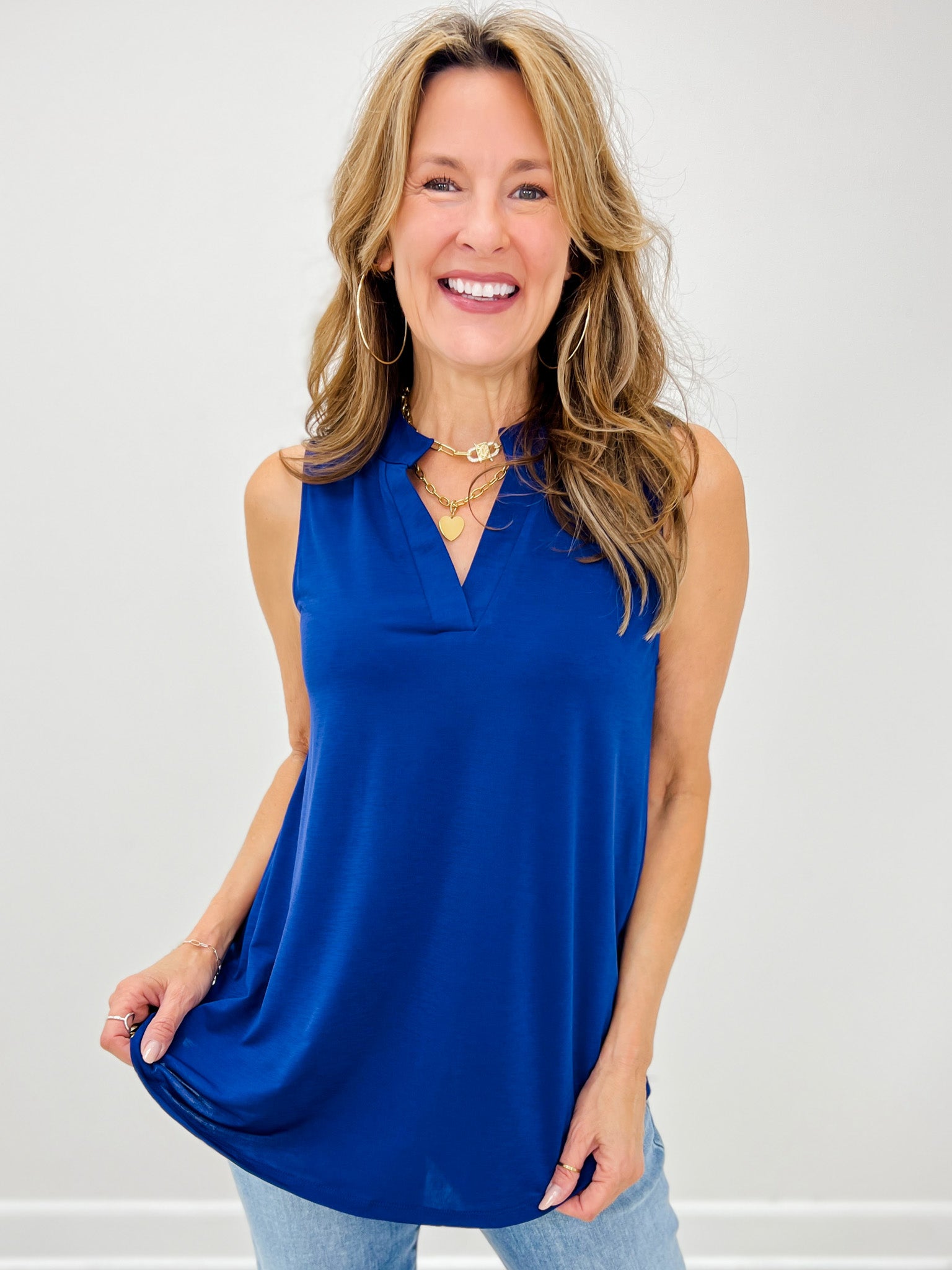 Sleeveless Lizzy Top with Mandarin Collar in Navy