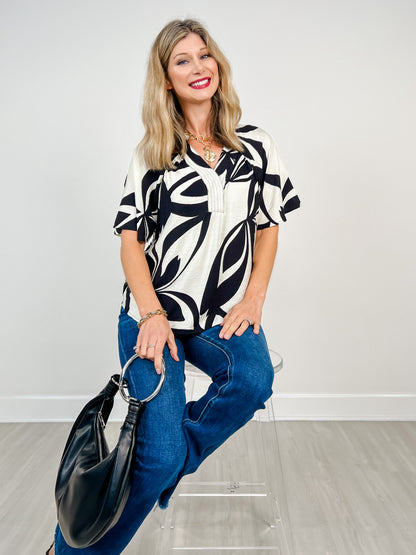 Tropical Print Trapunto Stitching V-Neck Top with Snap Closure