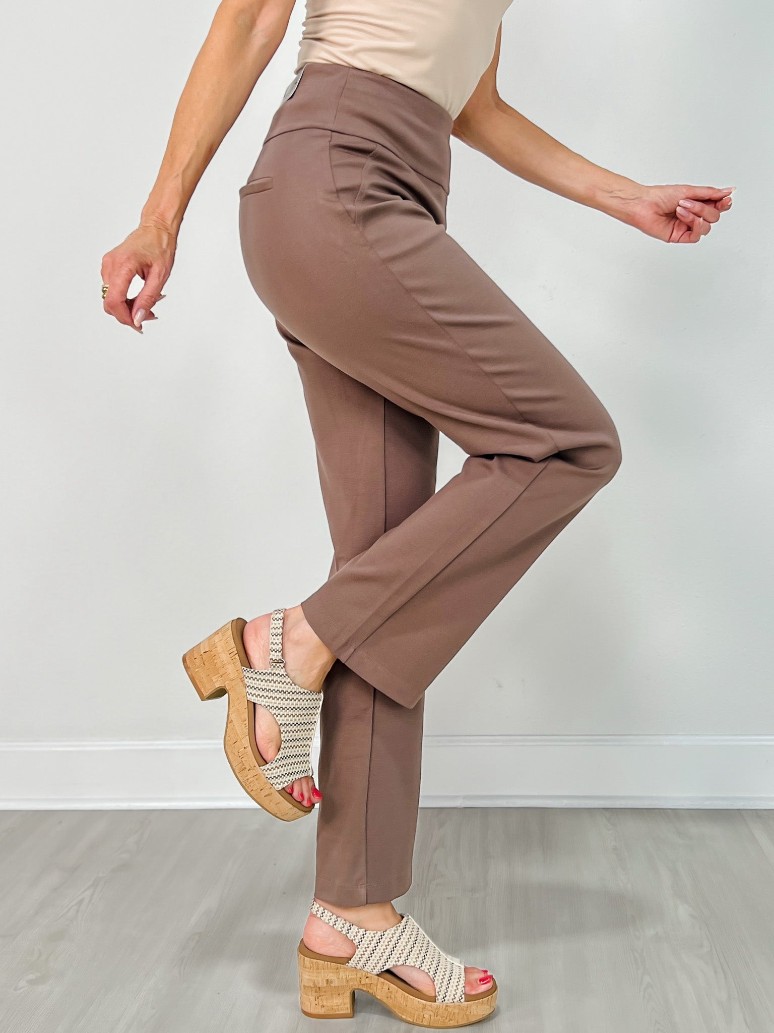 Magic Slim Straight Pants in DARK MOCHA