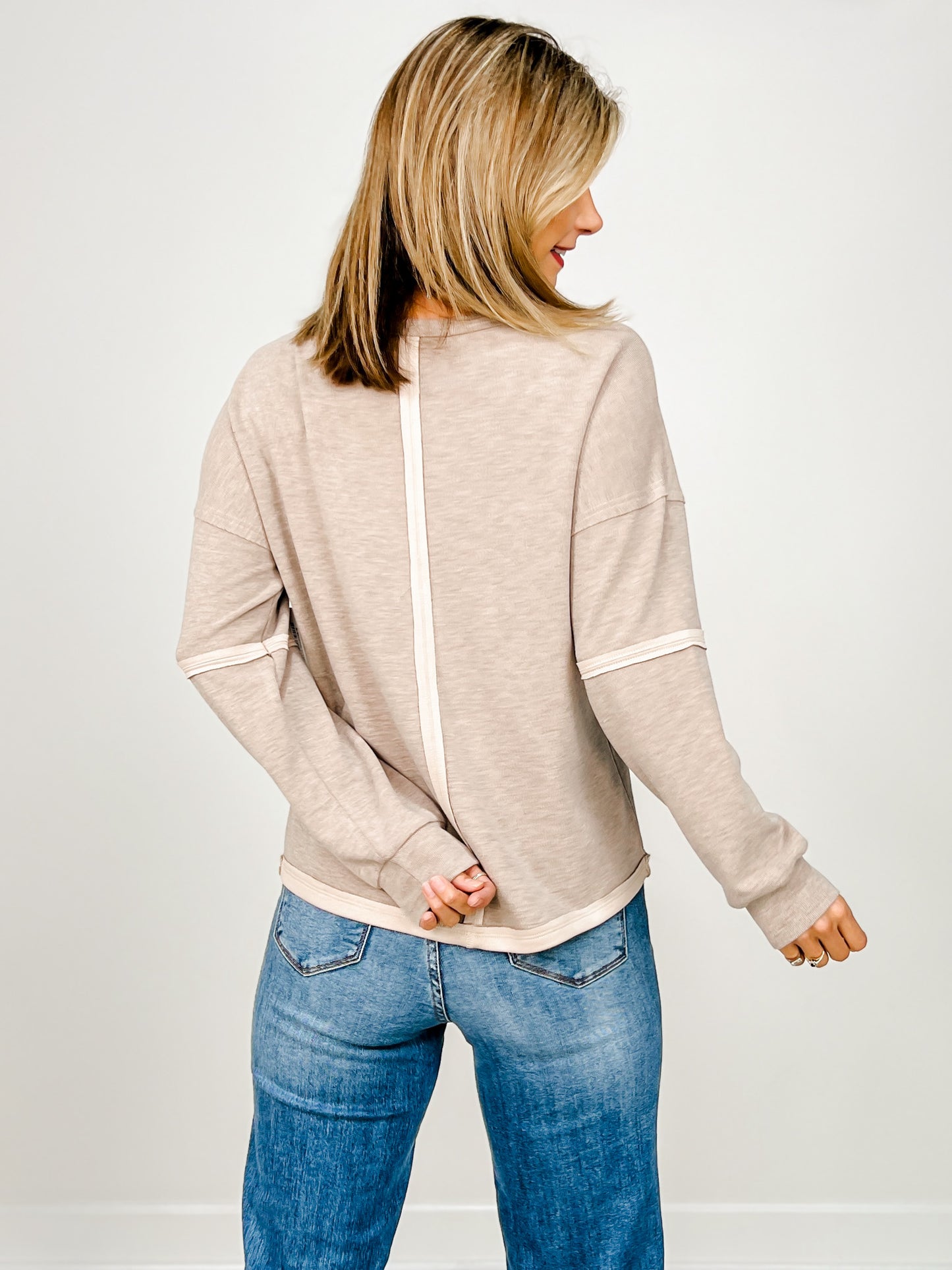 Edge Cut Detail Pullover Crewneck Top