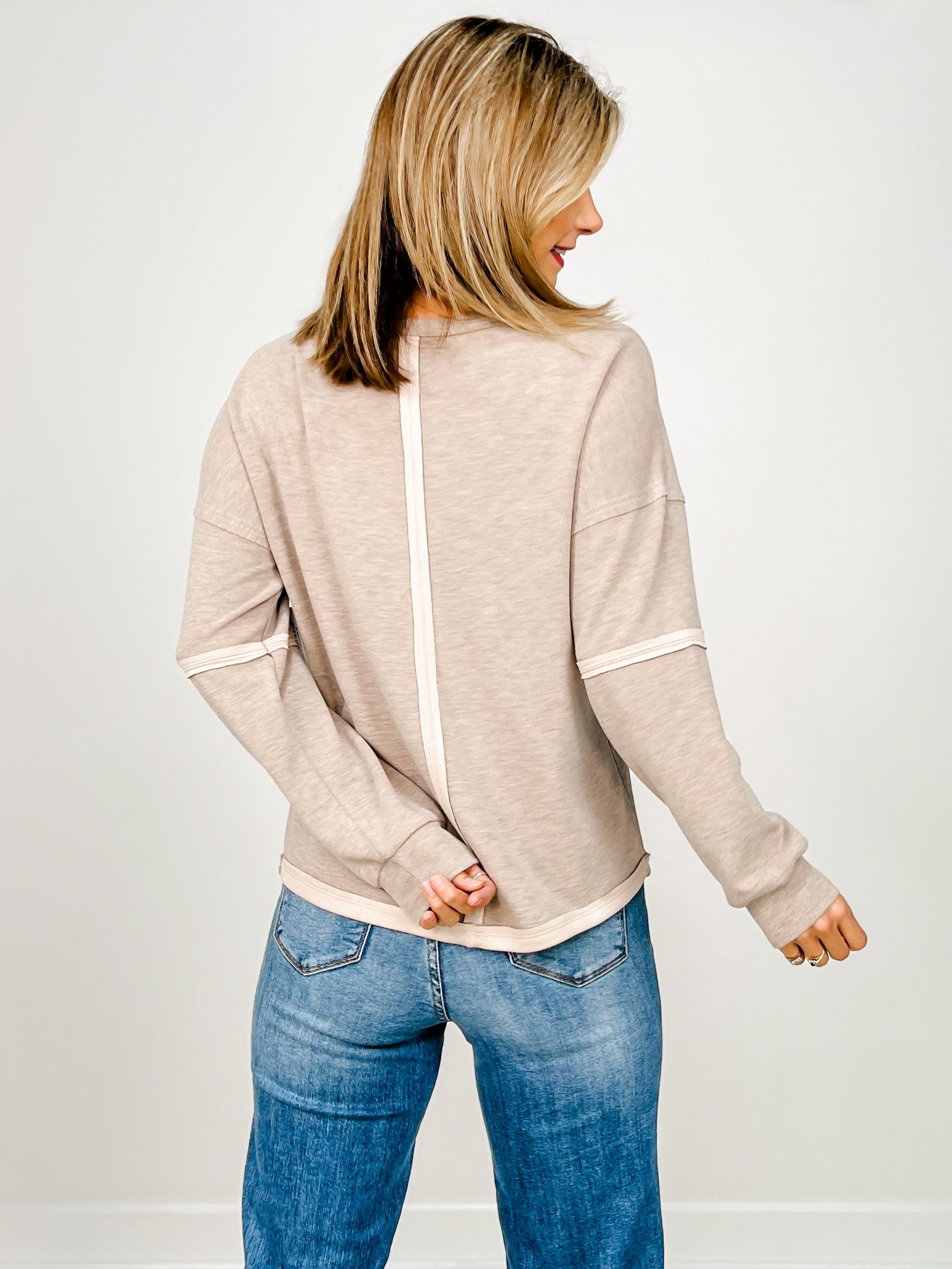 Edge Cut Detail Pullover Crewneck Top