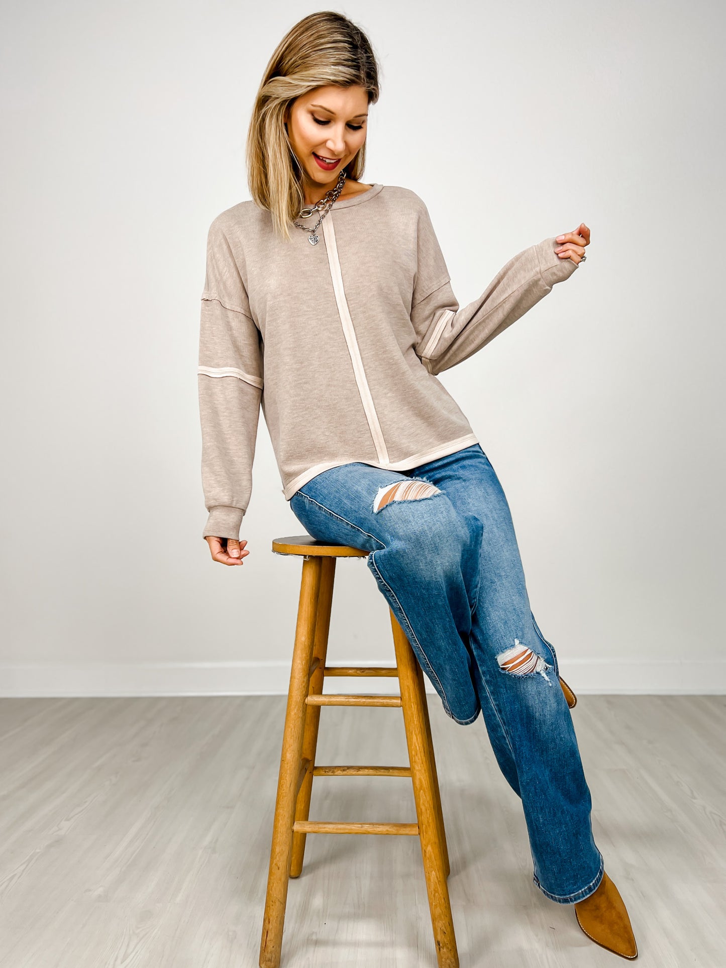 Edge Cut Detail Pullover Crewneck Top