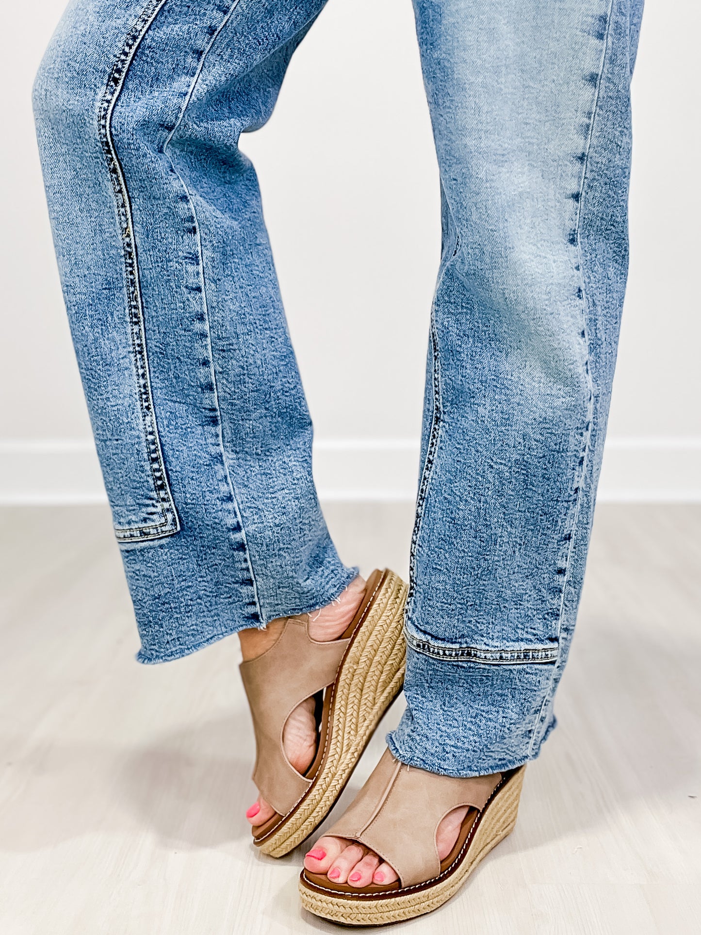 MINERAL WASHED MID RISE STRETCH DENIM JEANS