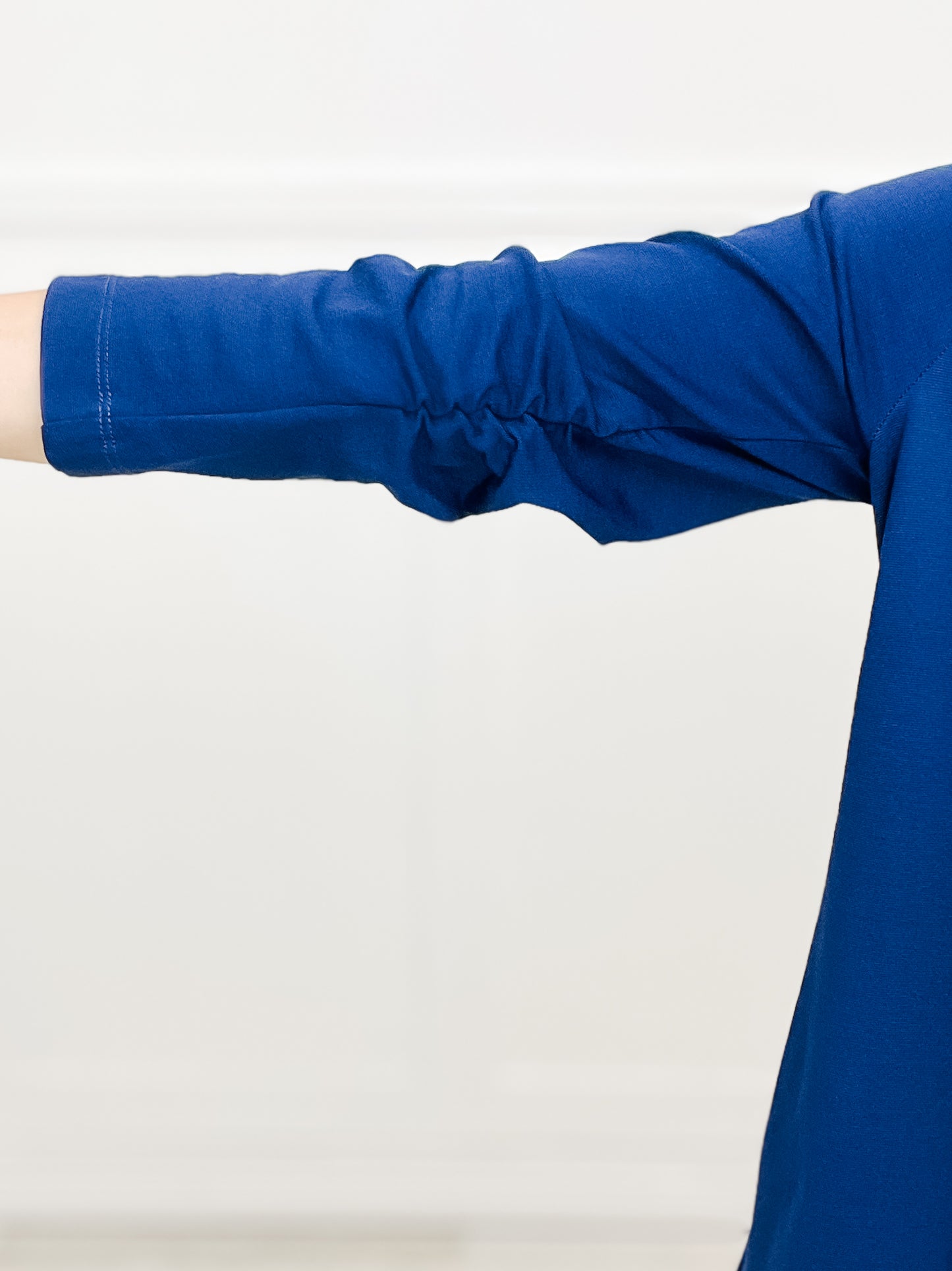 Magic 3/4 Length Ruching Sleeve Blazer in Navy