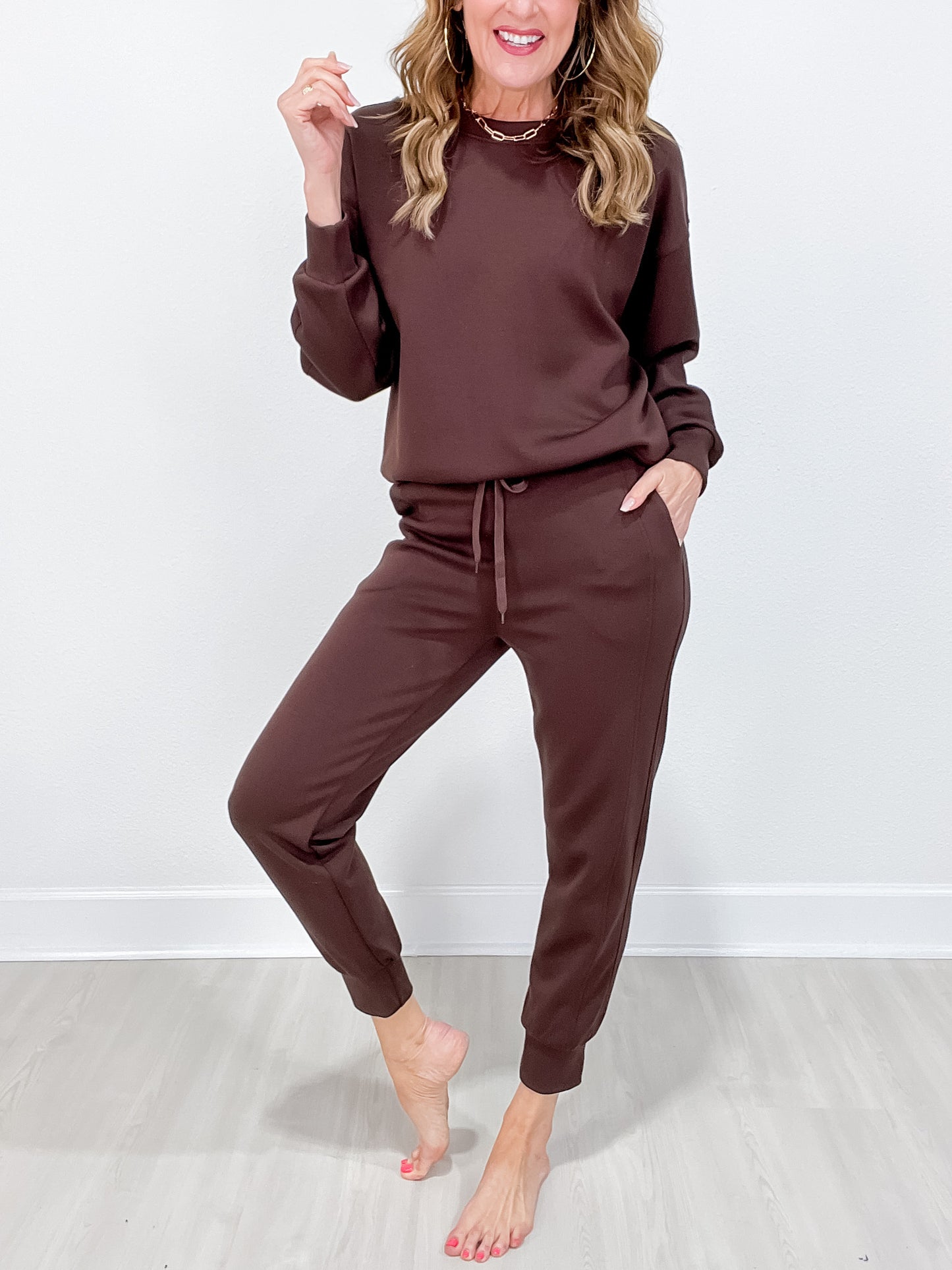 Sporty Chic Long Sleeve Top with Elastic Waist Jogger Set in Coffee