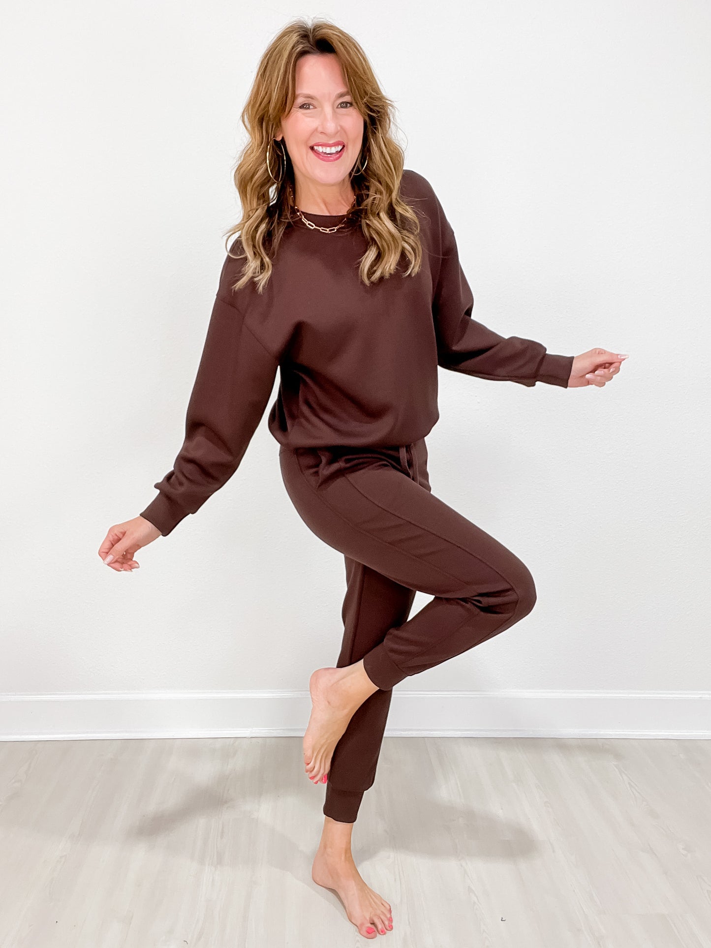 Sporty Chic Long Sleeve Top with Elastic Waist Jogger Set in Coffee