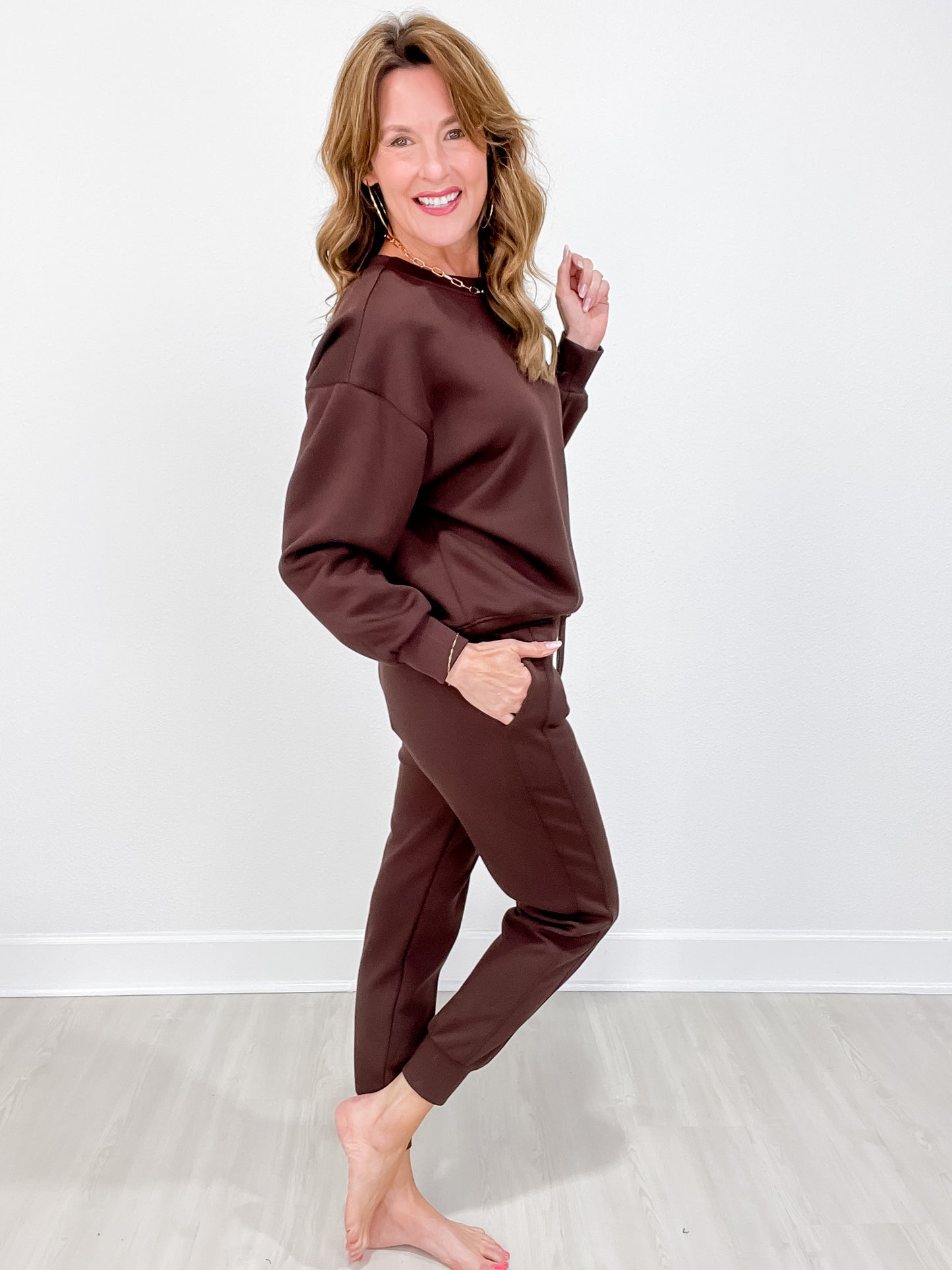 Sporty Chic Long Sleeve Top with Elastic Waist Jogger Set in Coffee