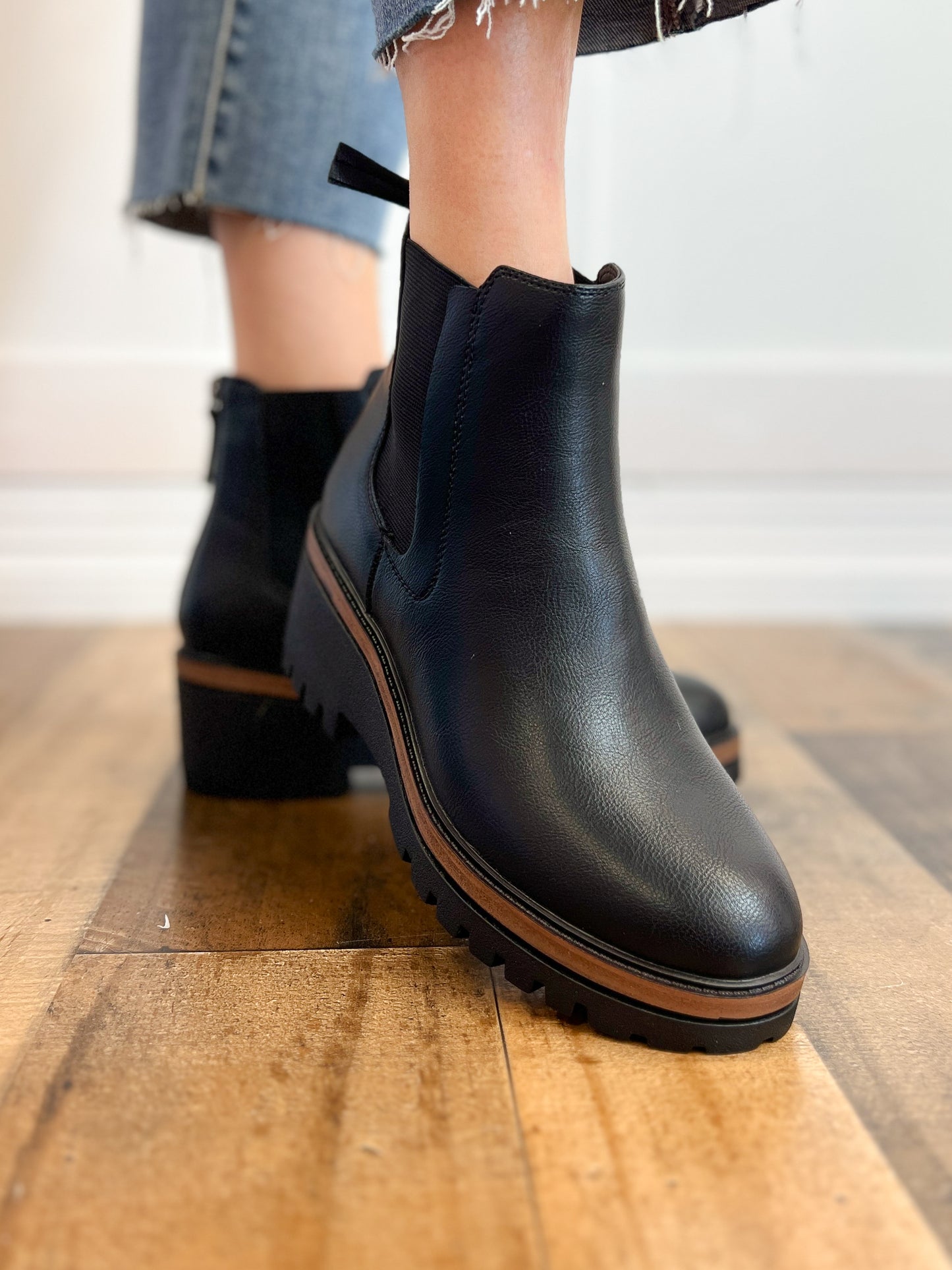 Mia SEFI Boot in Black