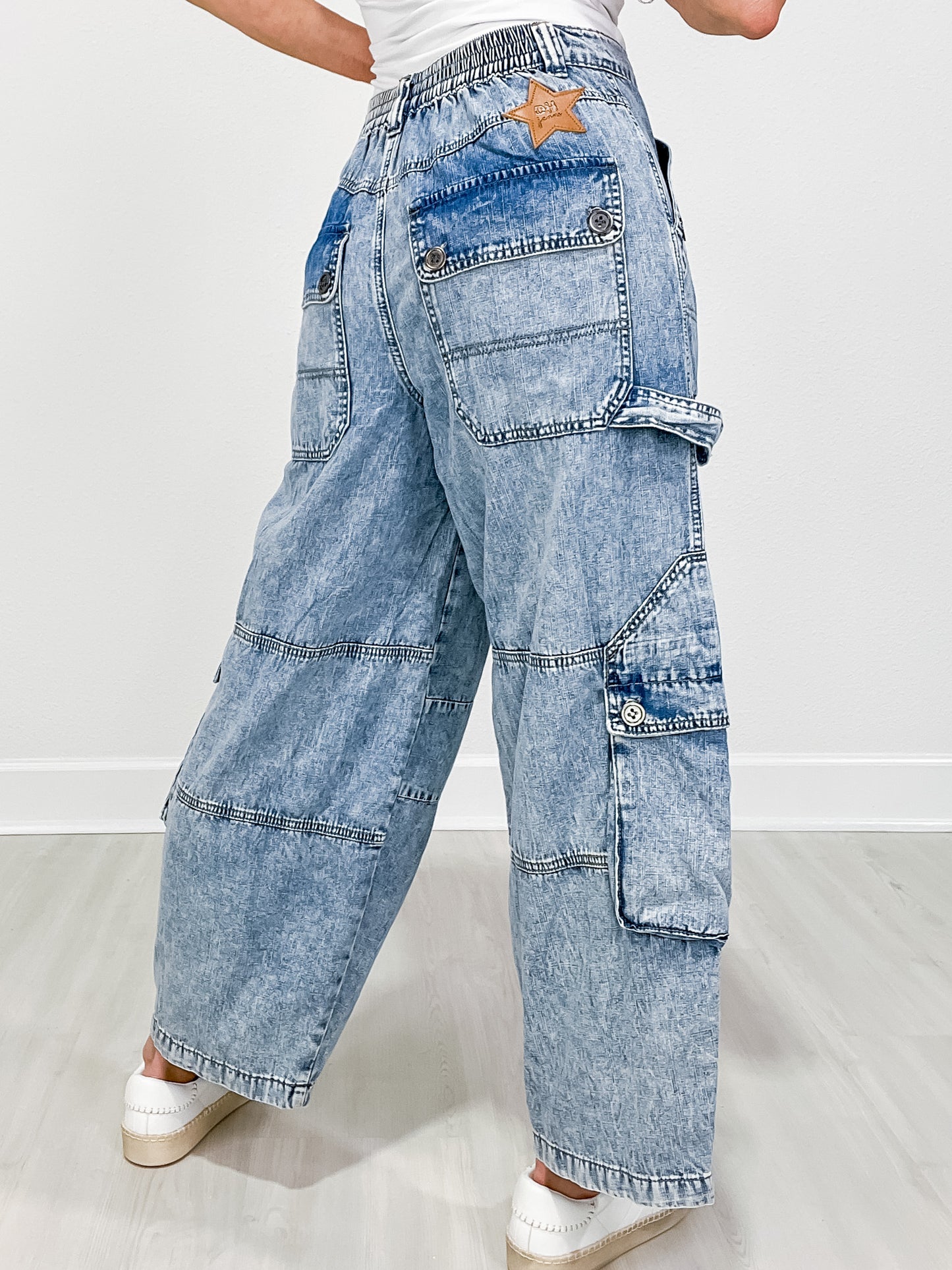 WASHED 3D POCKETS WIDE LEG CARGO DENIM PANTS