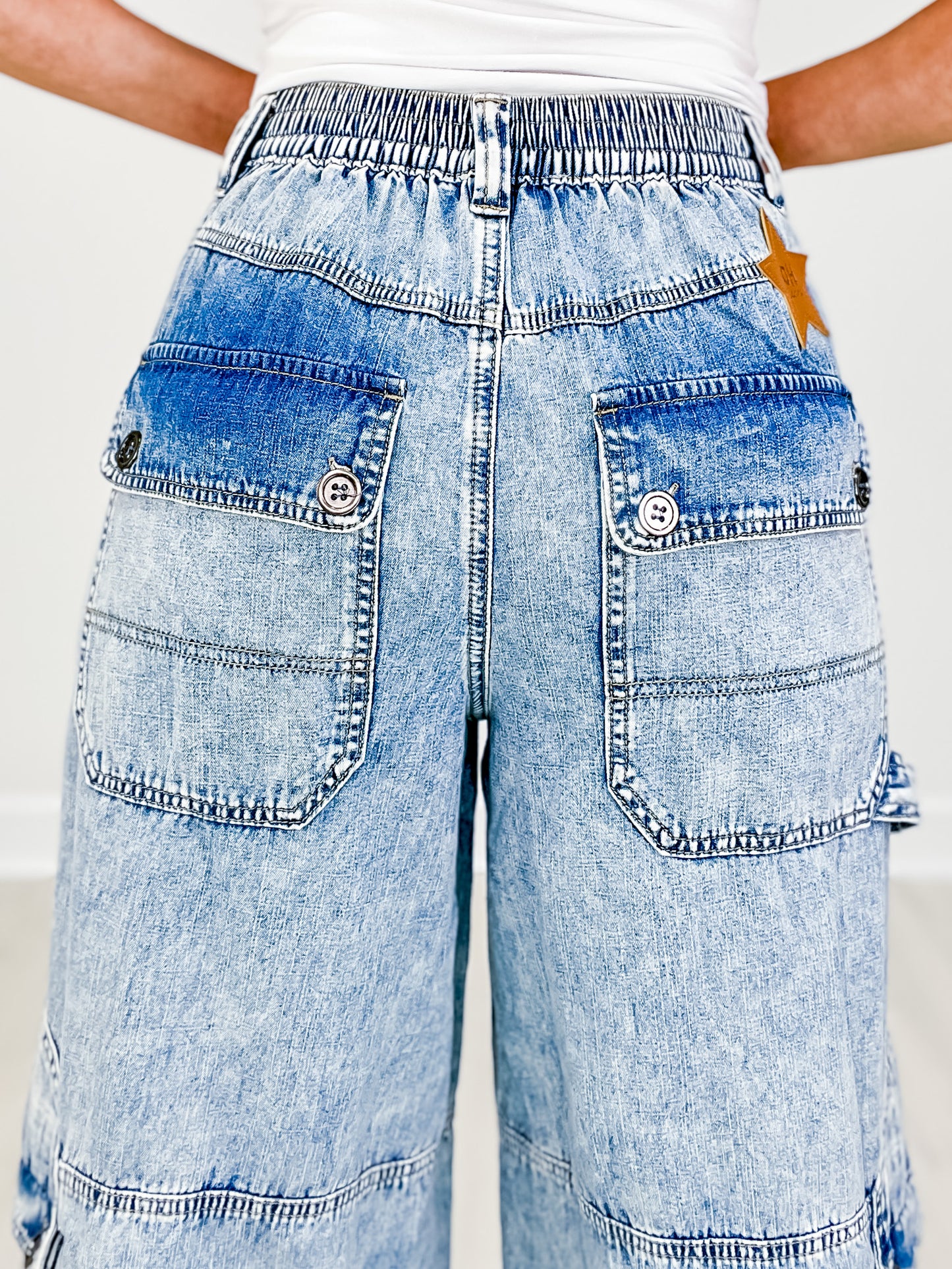 WASHED 3D POCKETS WIDE LEG CARGO DENIM PANTS