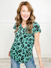 RAISED RIB PRINT V NECK TEE