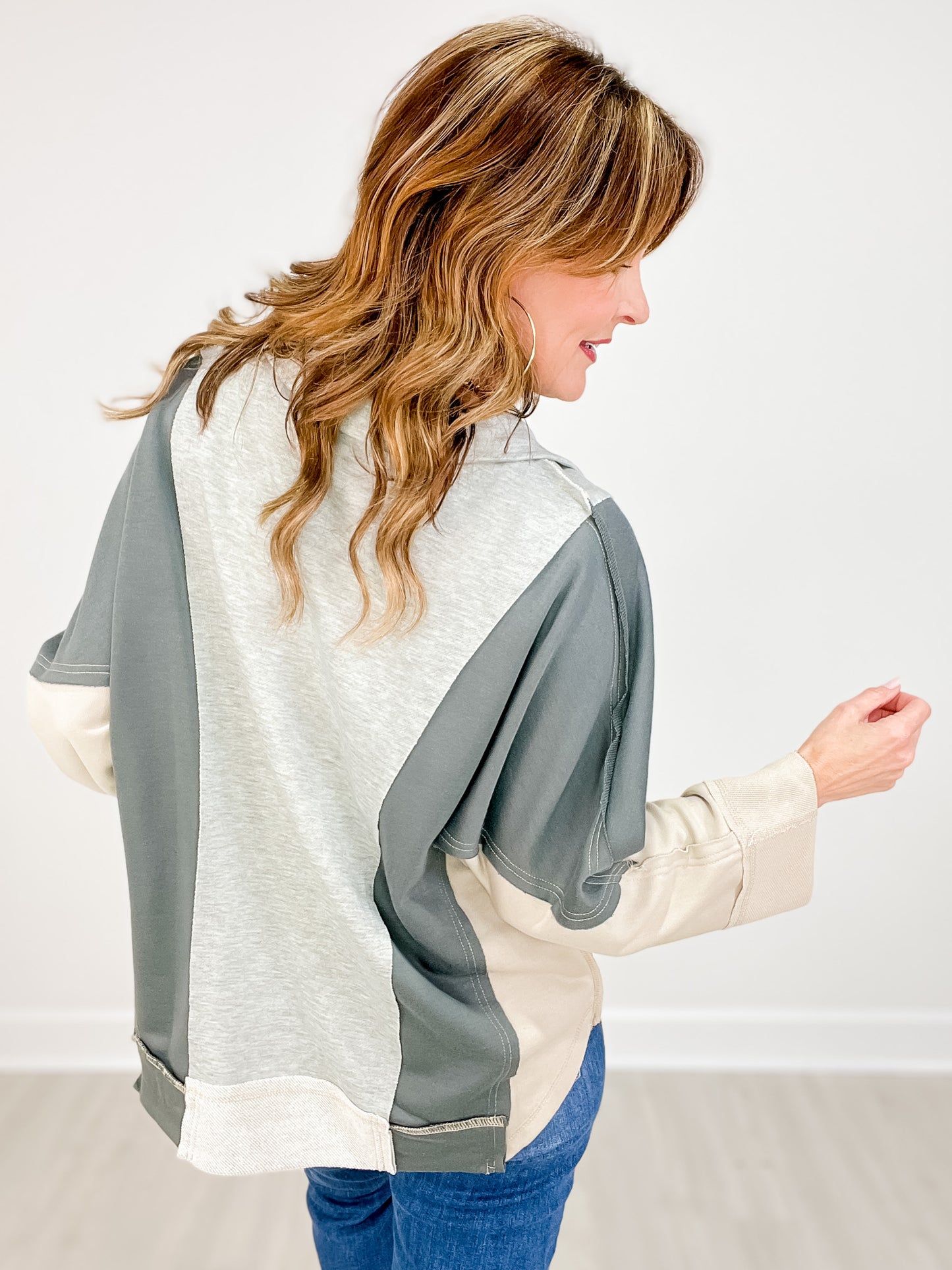 Long Sleeve Color Blocked Outseam Sweatshirt Top