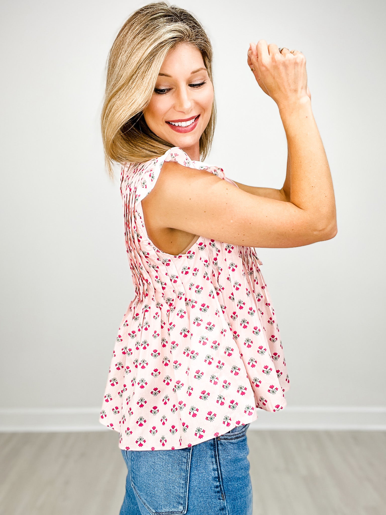 Floral Bow Detail Ruffle Short Sleeve Pleated Top